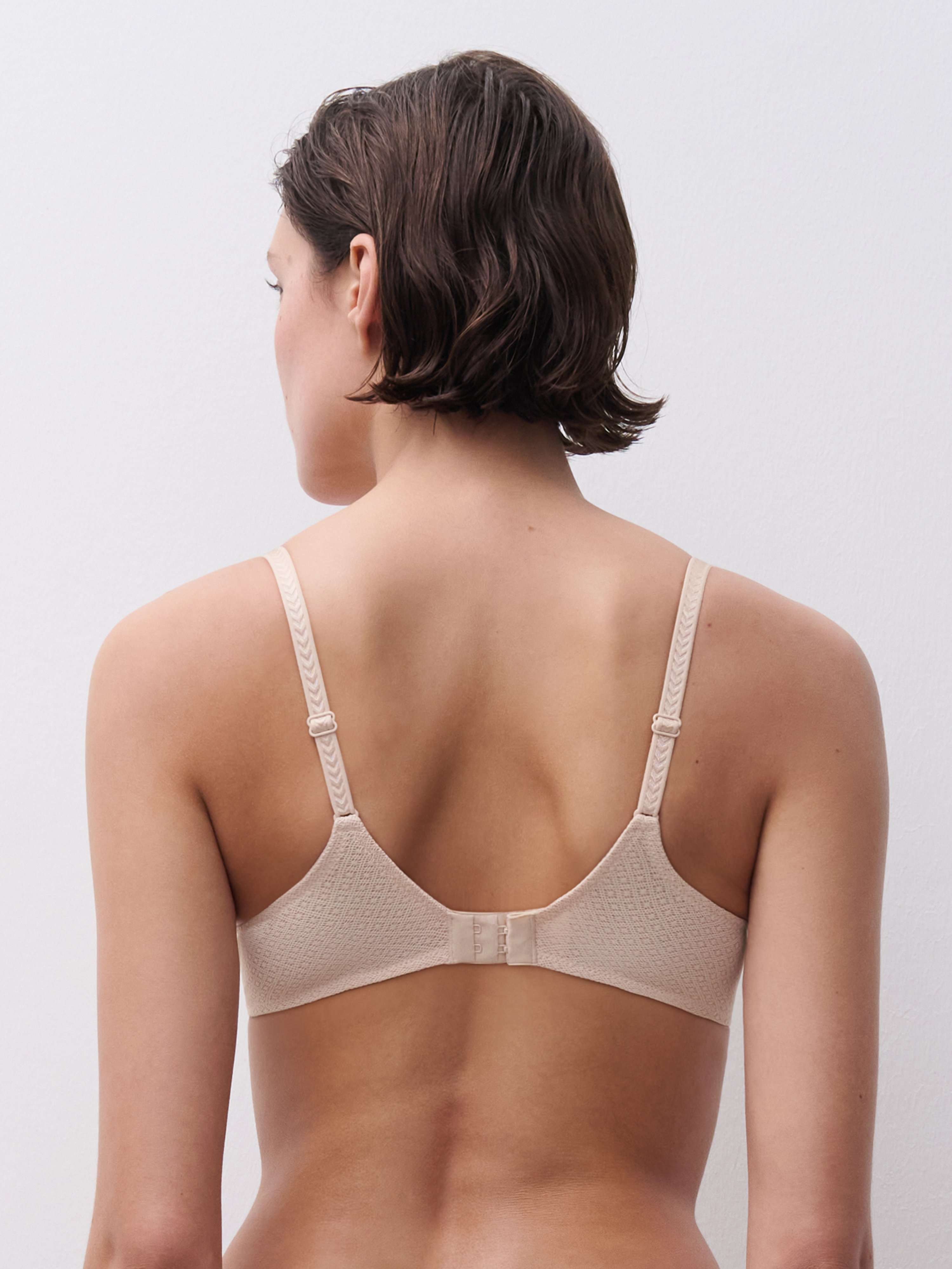 Soutien-gorge spacer plongeant