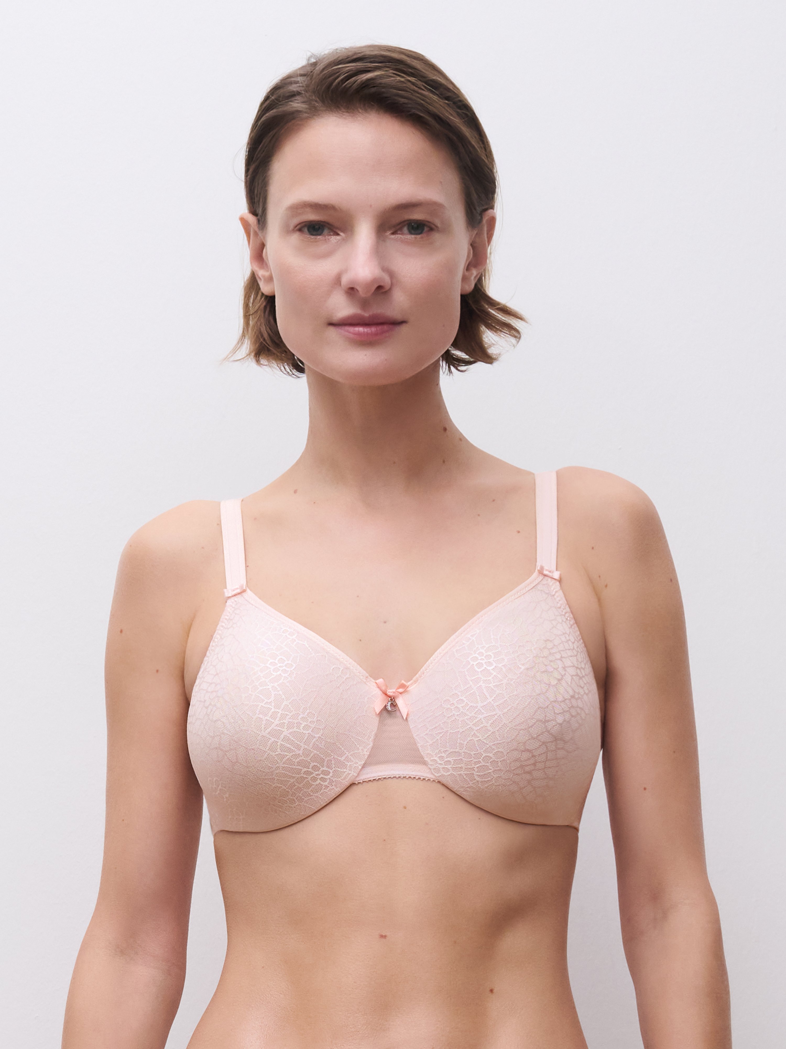 Molded full coverage bra