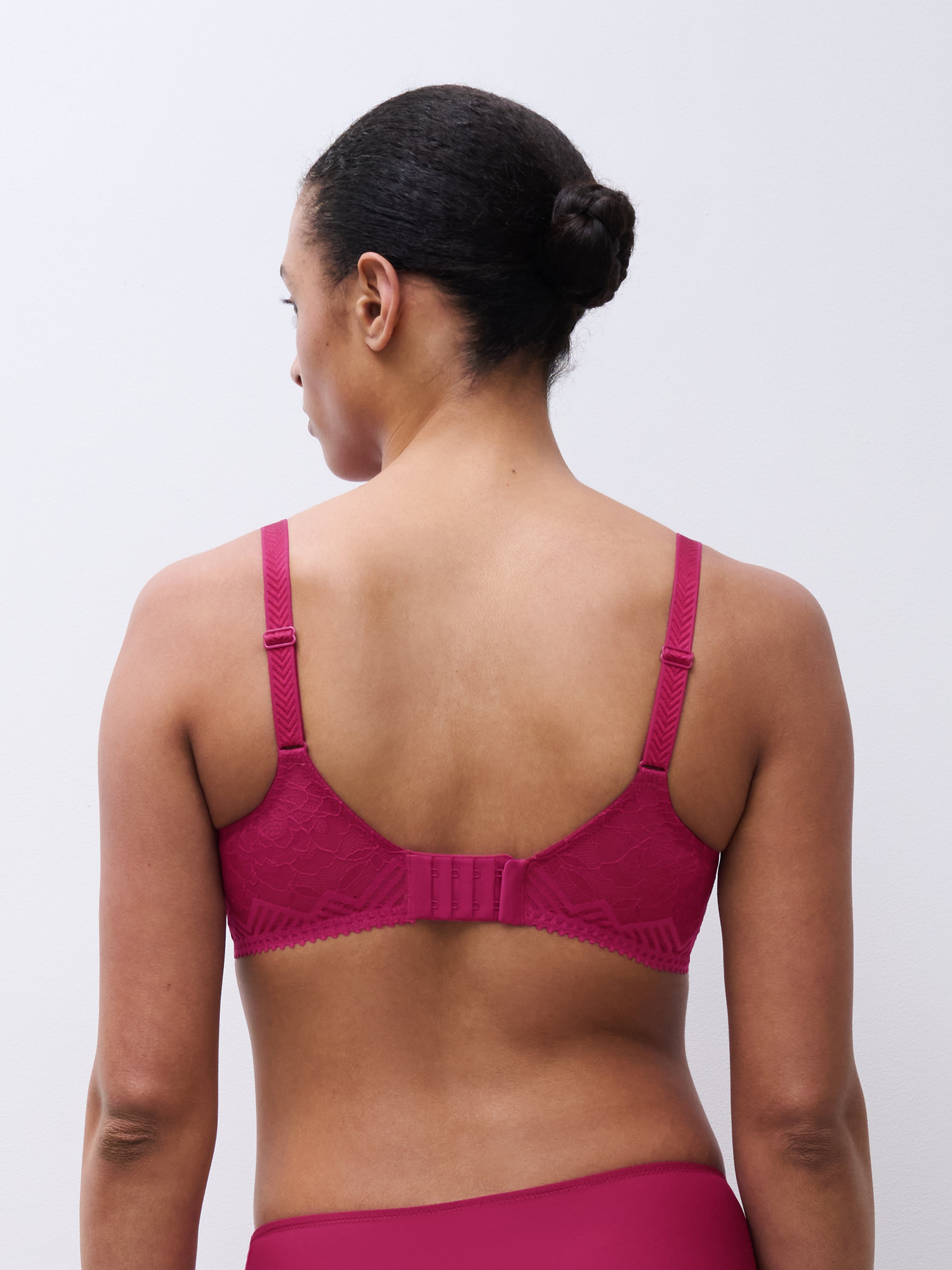 Full coverage bra