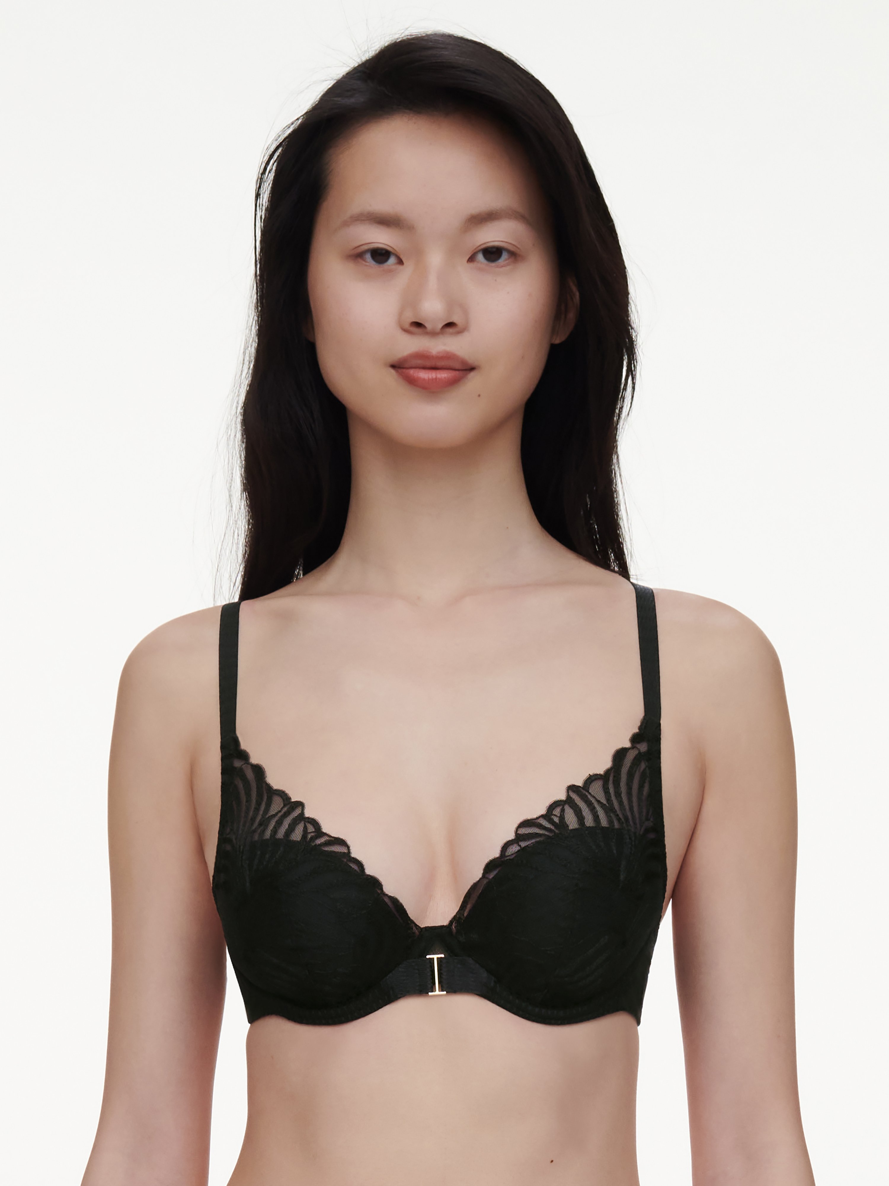 C15YNA-011_B75_LEGEND_ECOM_CROP_WEB_OB_FT