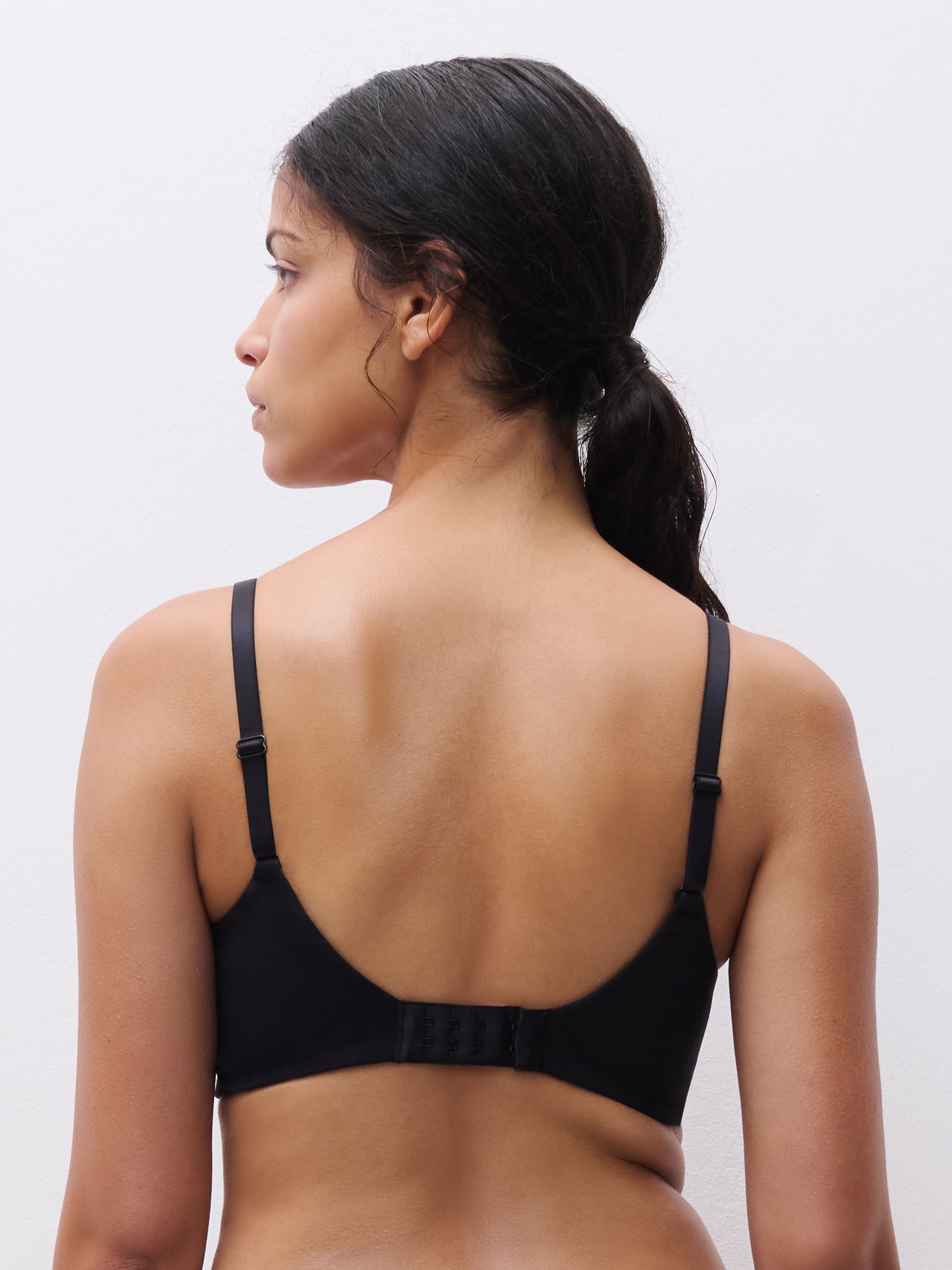 C914Q9-011_B75_EASYBLISS_ECOM_CROP_WEB_OB_BK