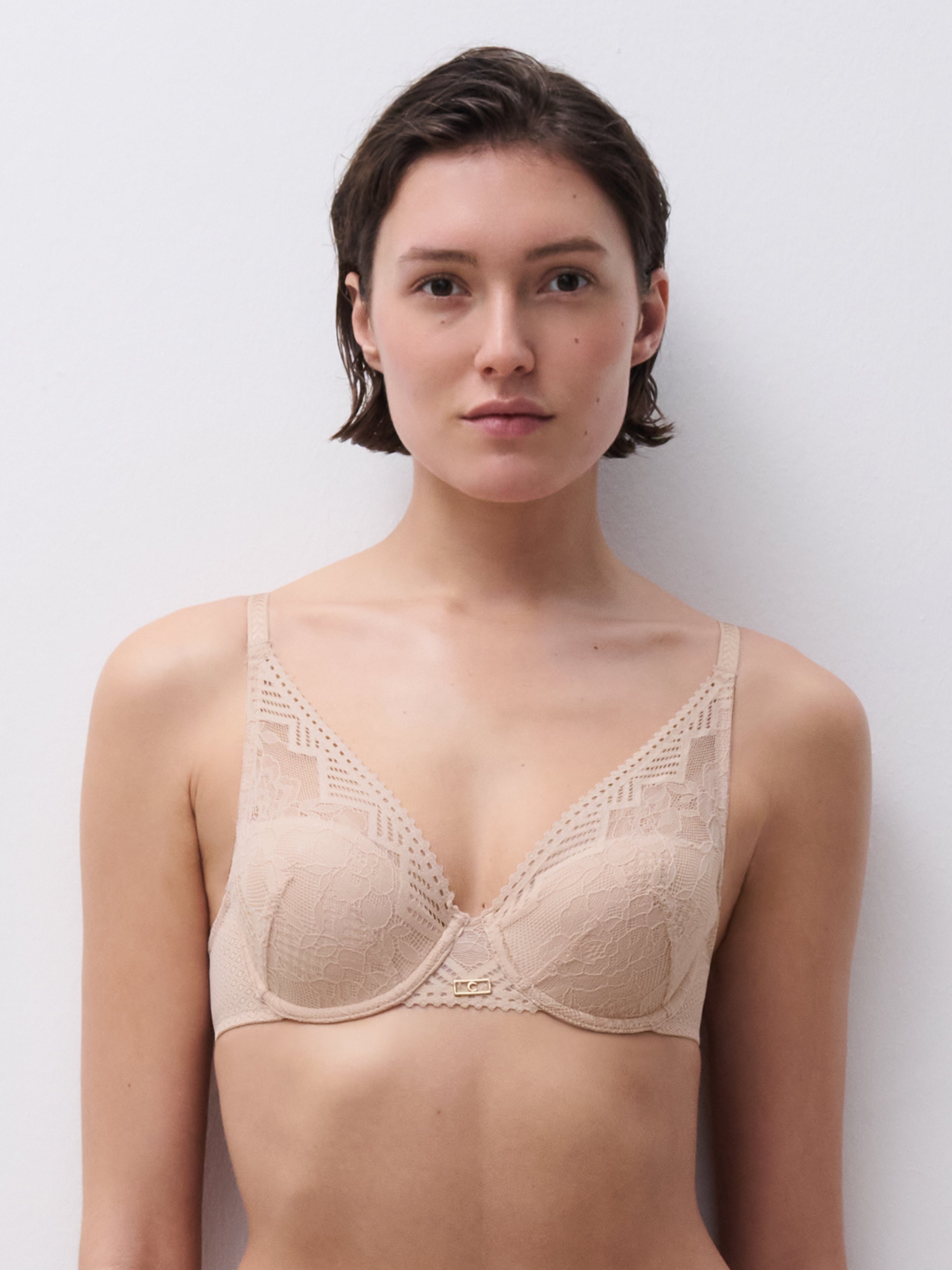 Soutien-gorge spacer plongeant