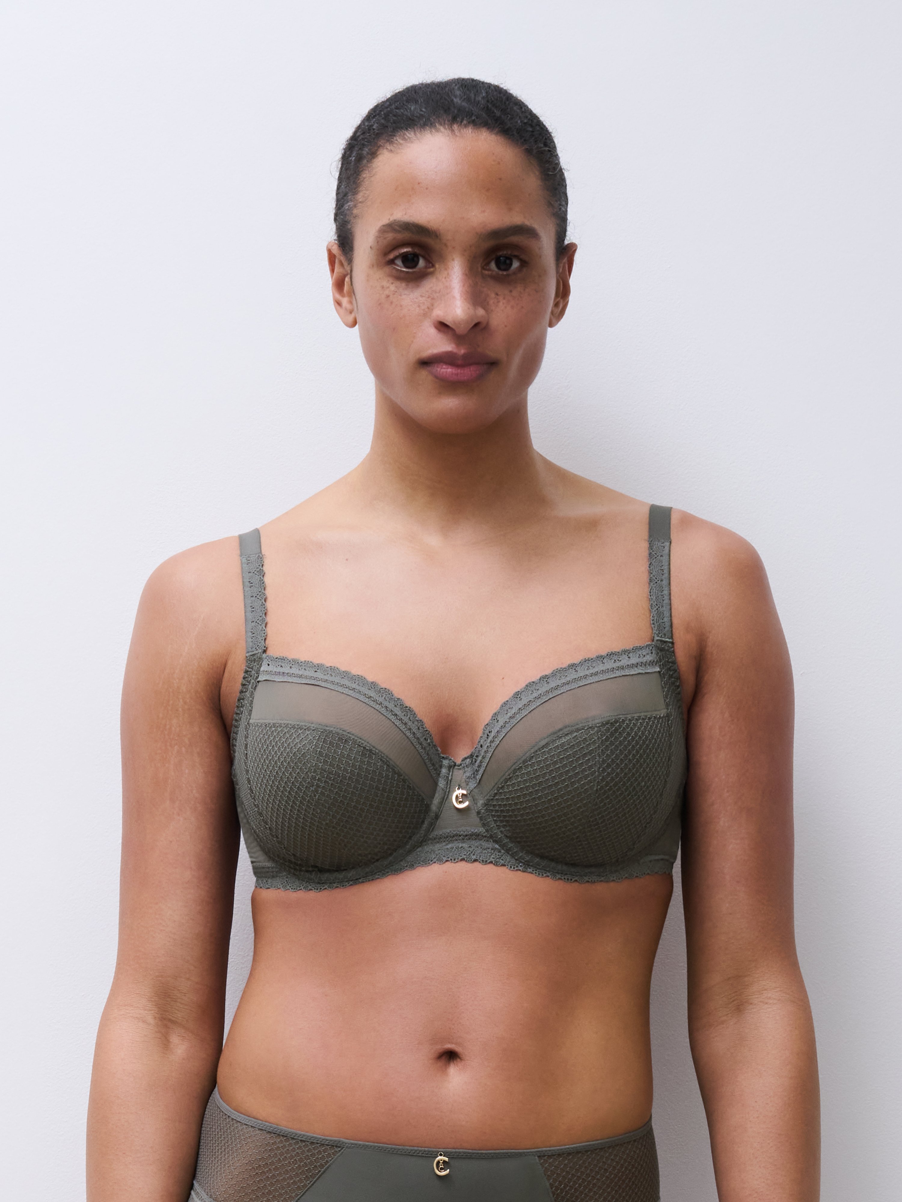 Full coverage bra