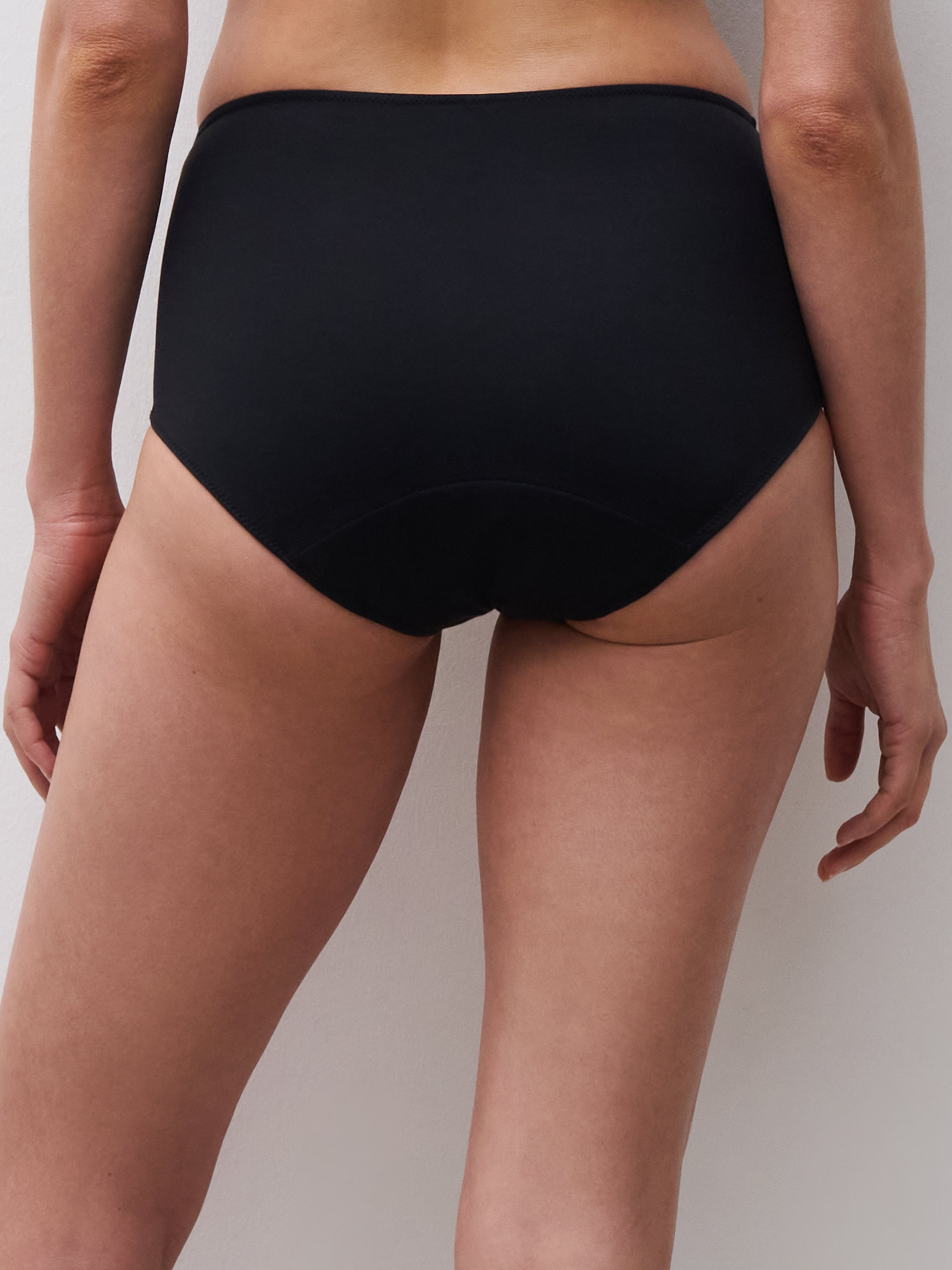 High-waisted period panty