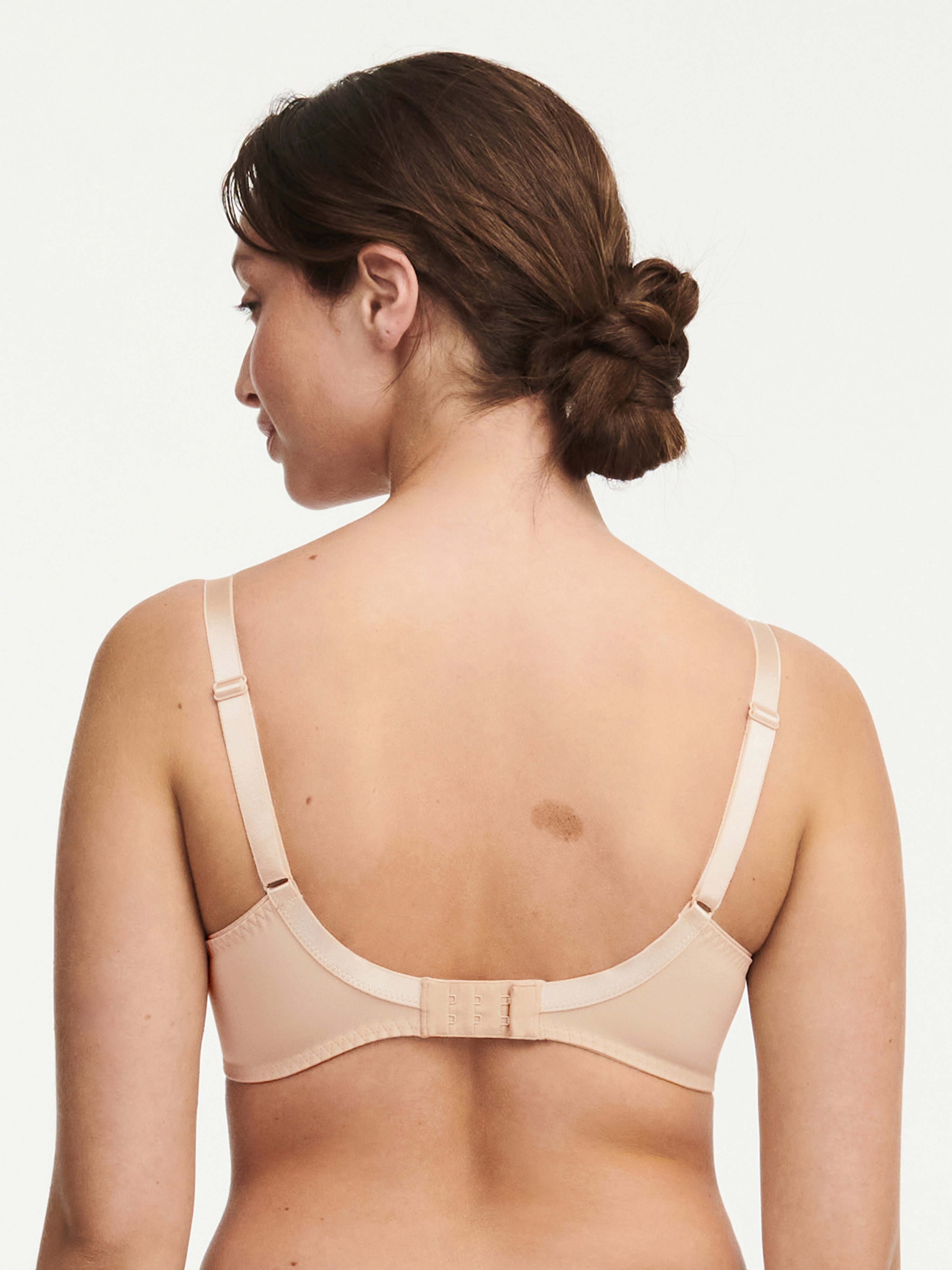 Soutien-gorge emboîtant