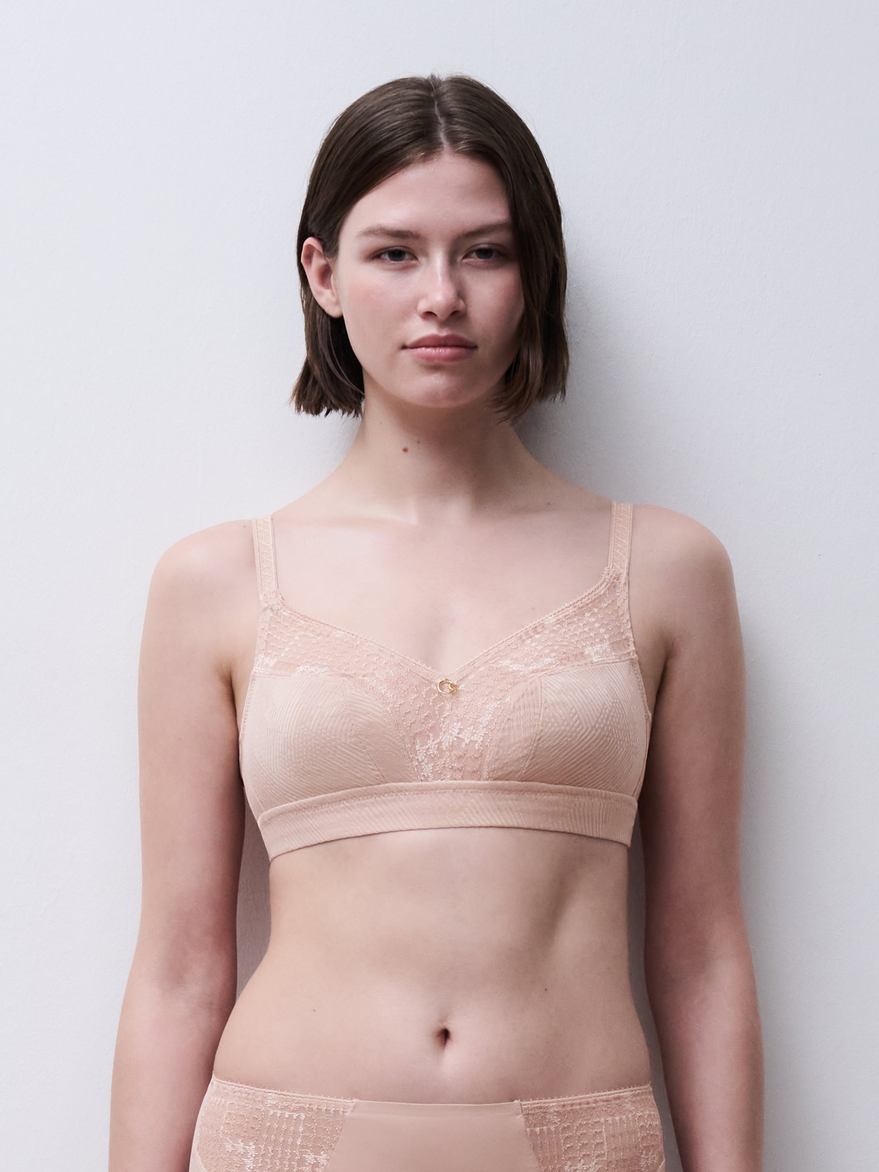 C13WP0-0RG_B75_INTRIGUE_ECOM_CROP_WEB_OB_FT