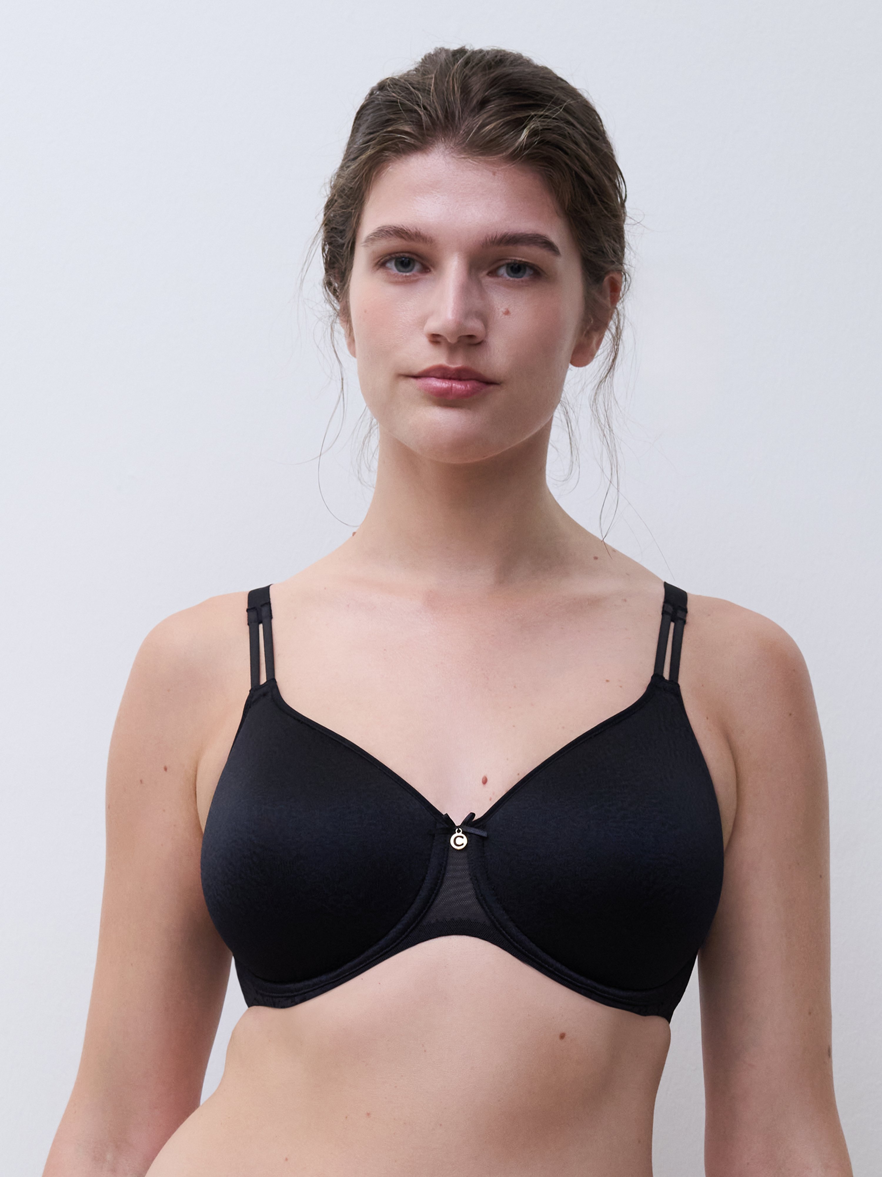 C13FN3-011_E75_NORAH_ECOM_CROP_WEB_OB_FT