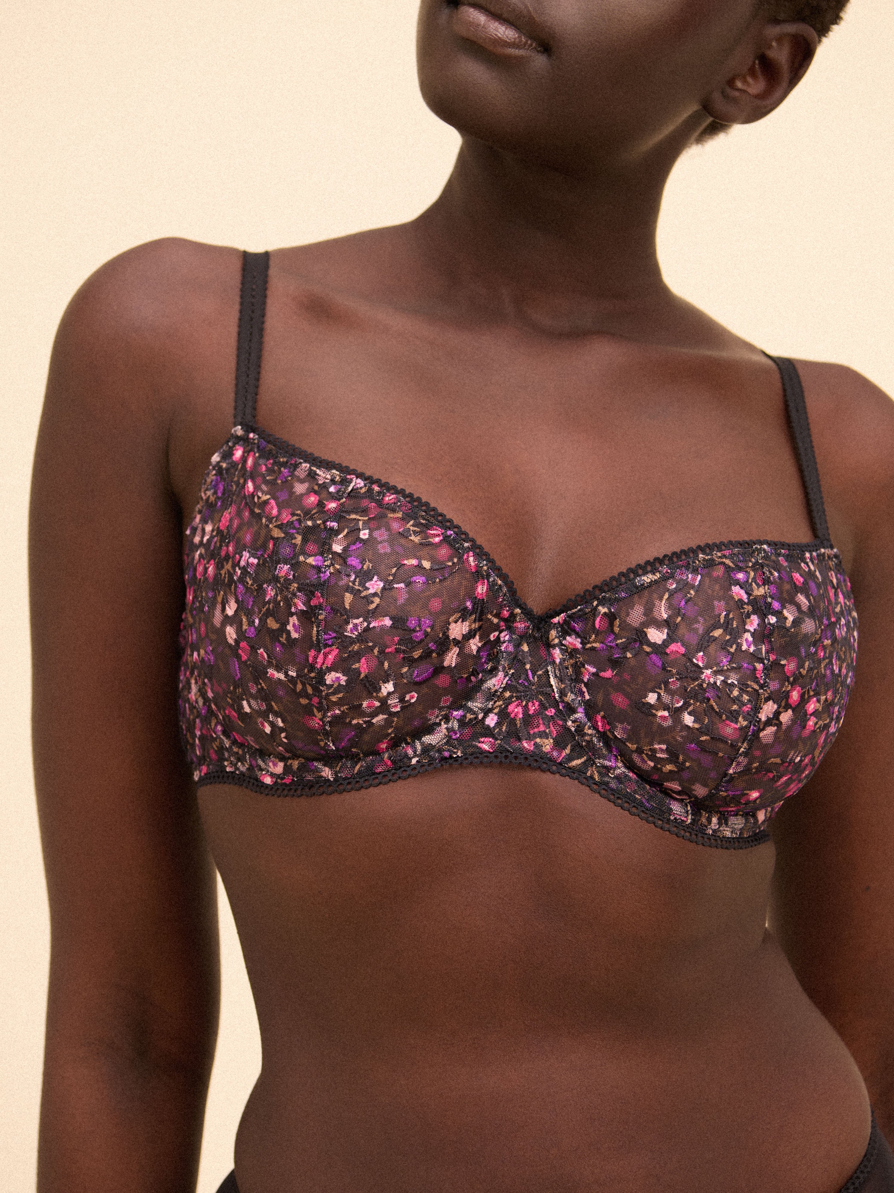 Soutien-gorge corbeille