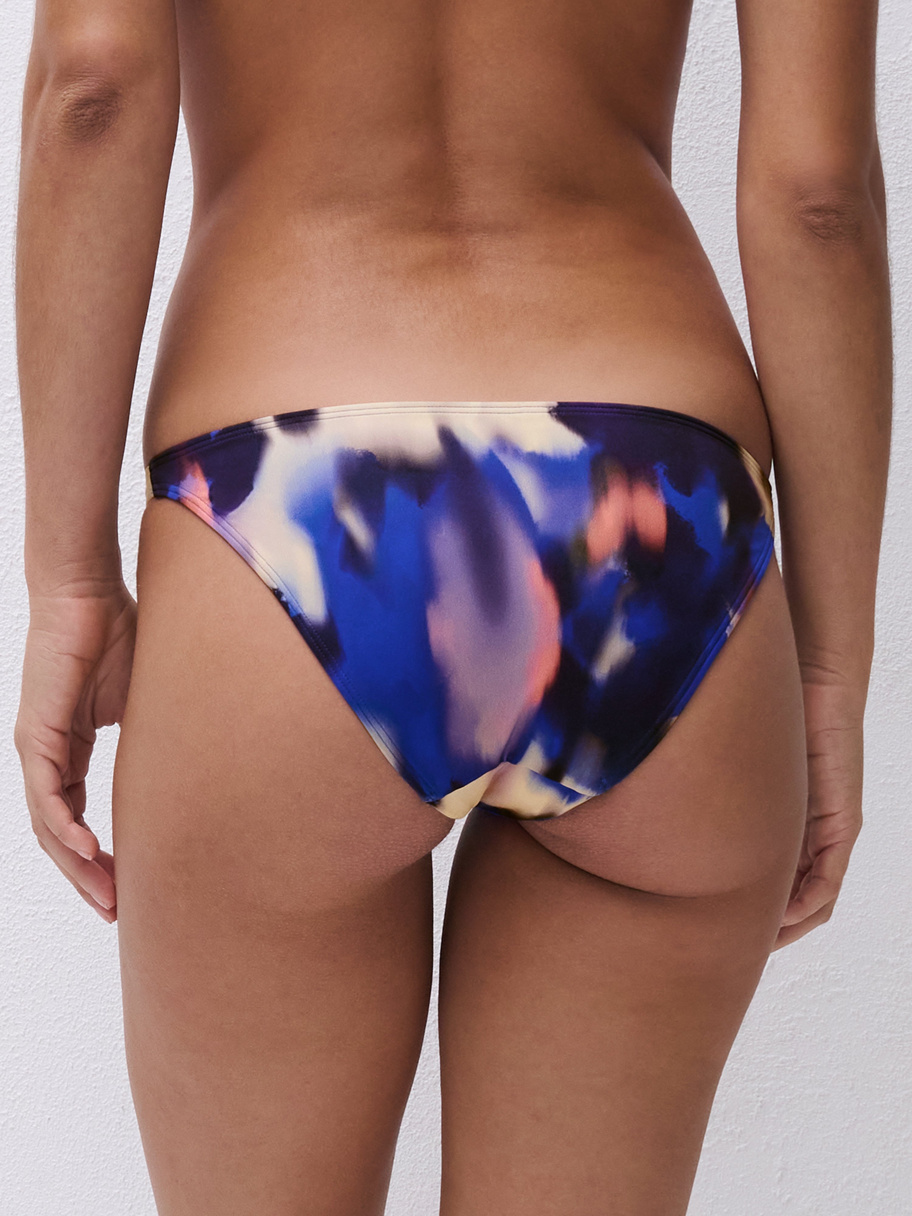 SAUVAGE - Tai bikinitrusse