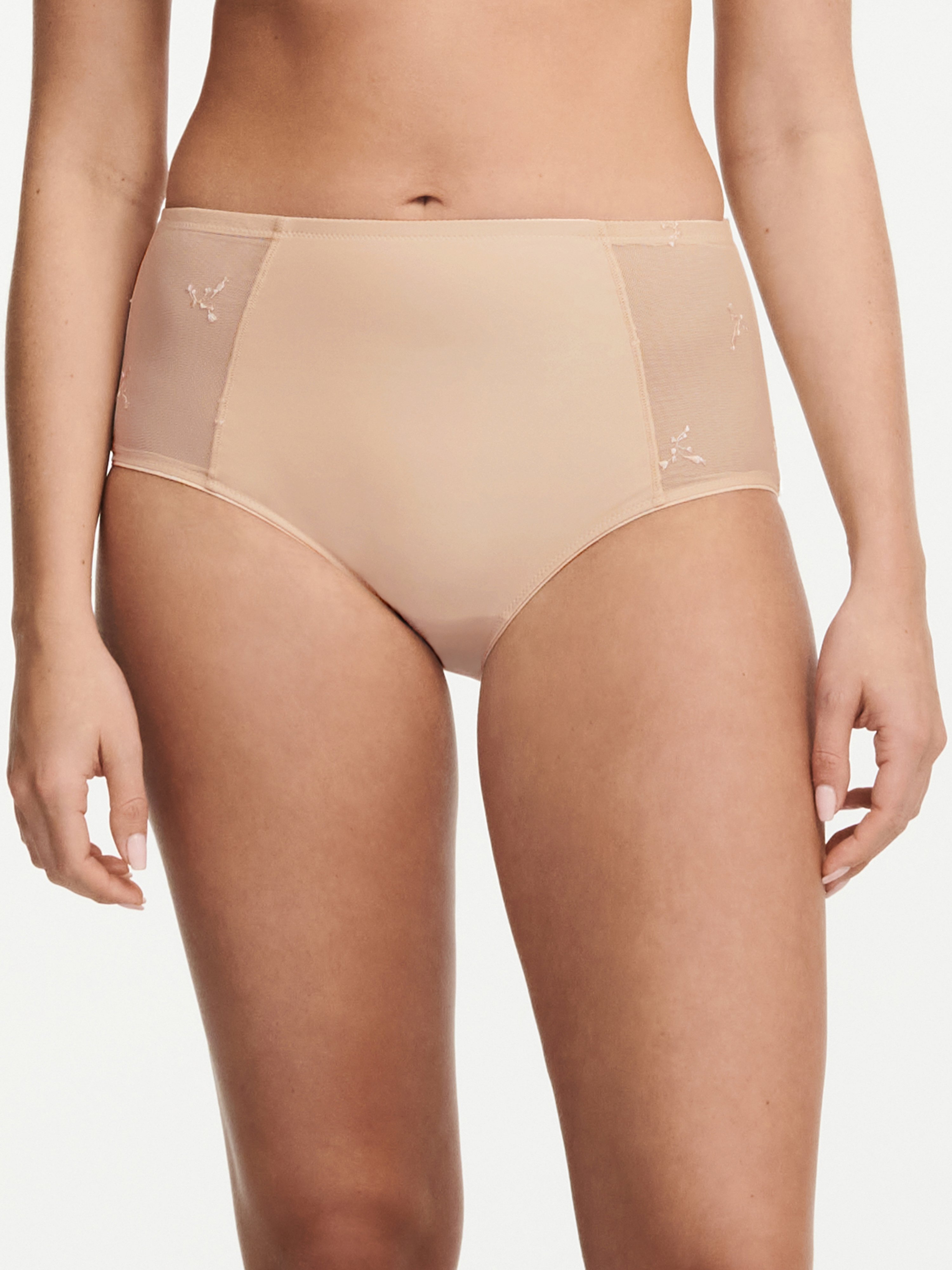C16B80-01N_38_EVERY-CURVE_ECOM_CROP_WEB_OB_FT