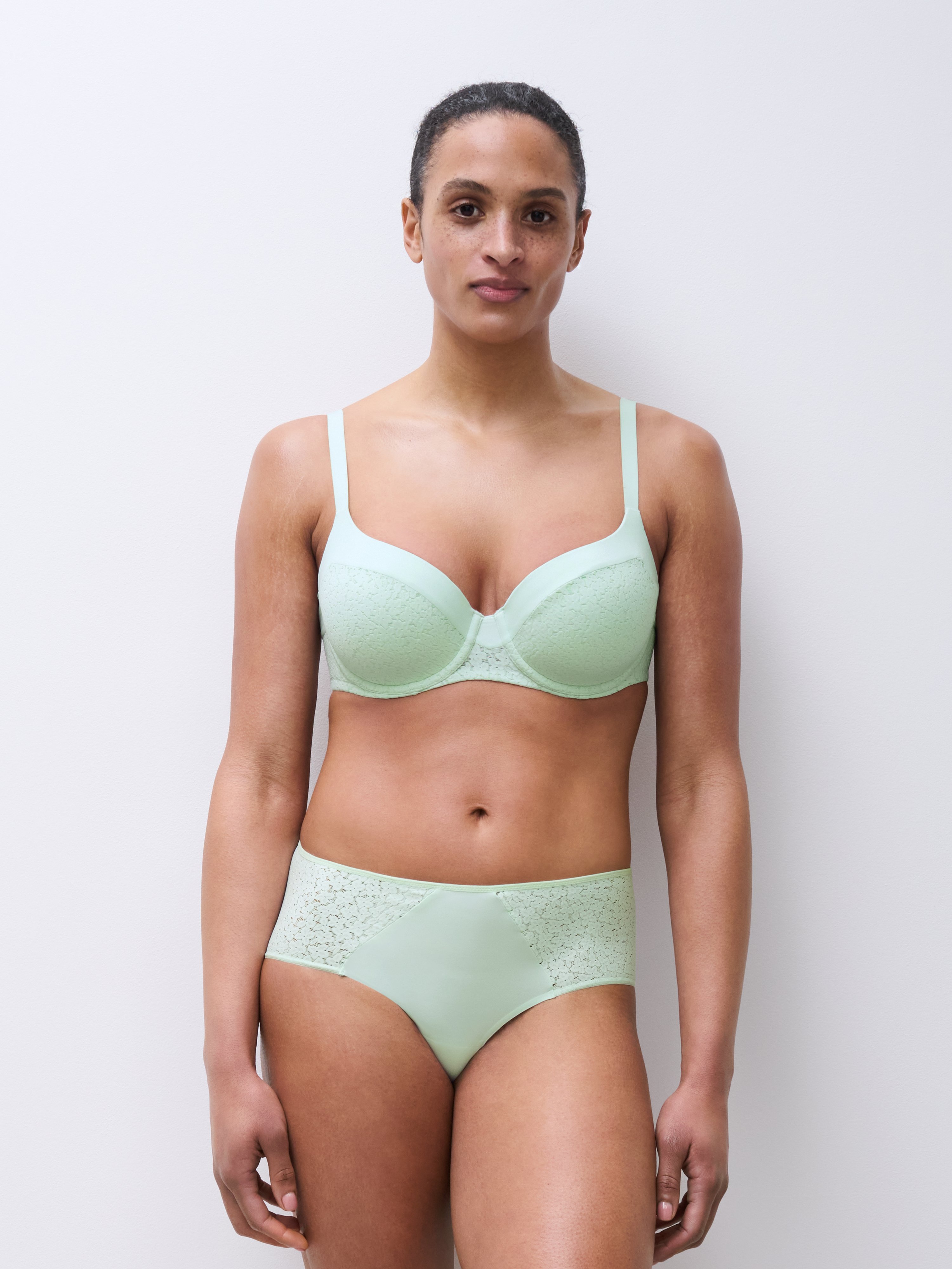 C13F90-0EP_E75_NORAH_C13F40-0EP_40_NORAH_ECOM_LOOK_WEB_OB_FT