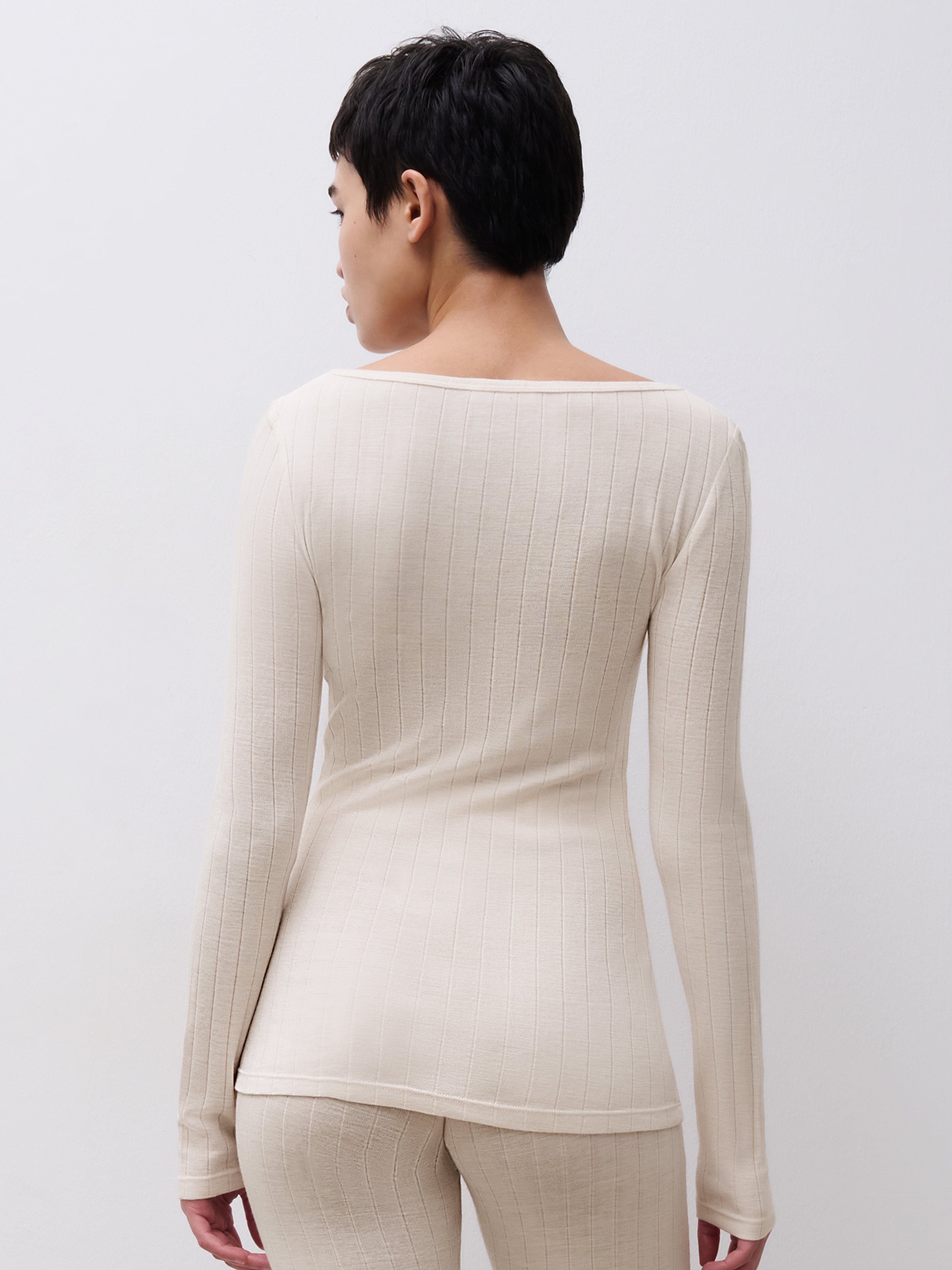 Long-sleeved T-shirt