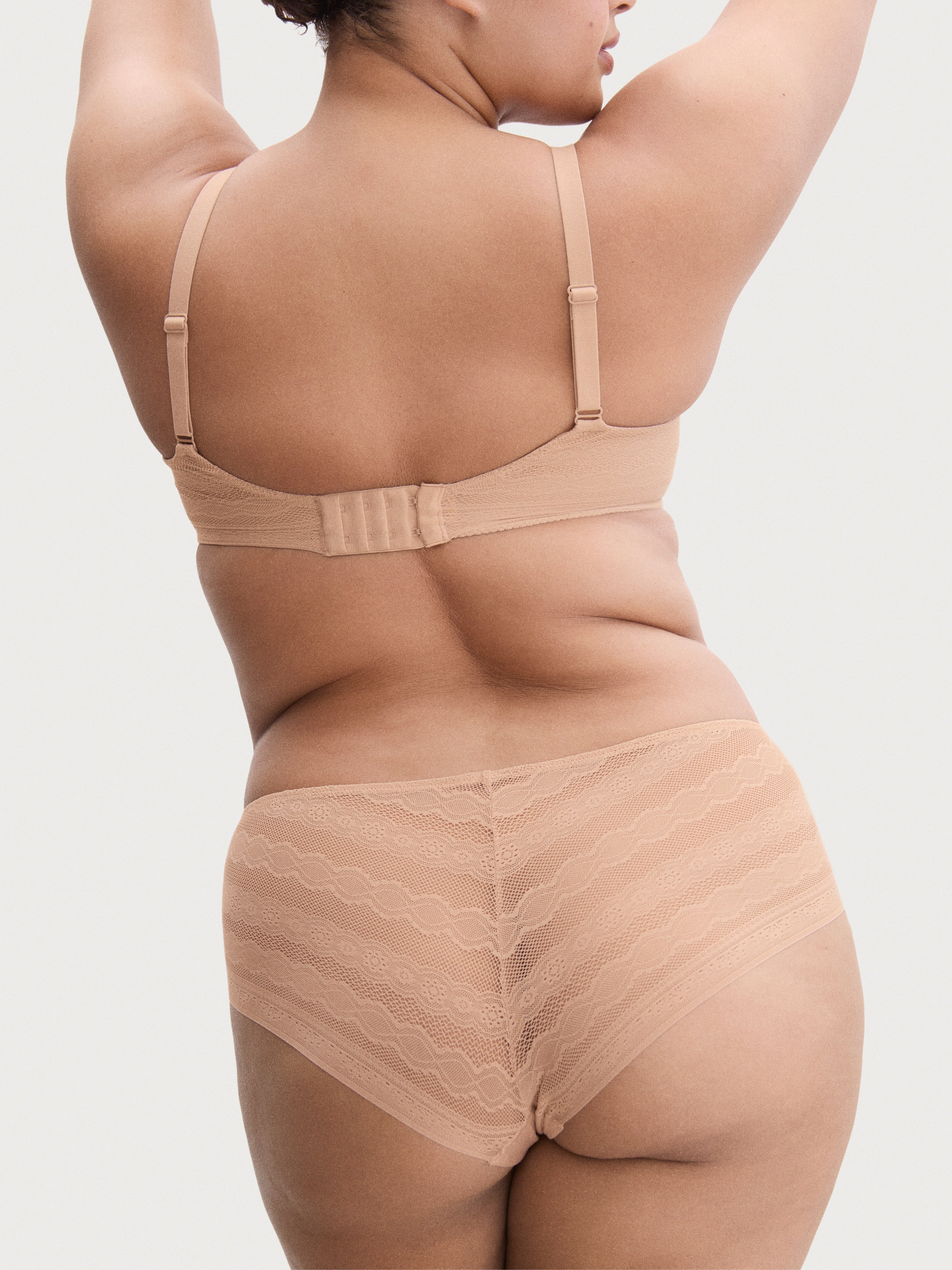 Soutien-gorge emboîtant