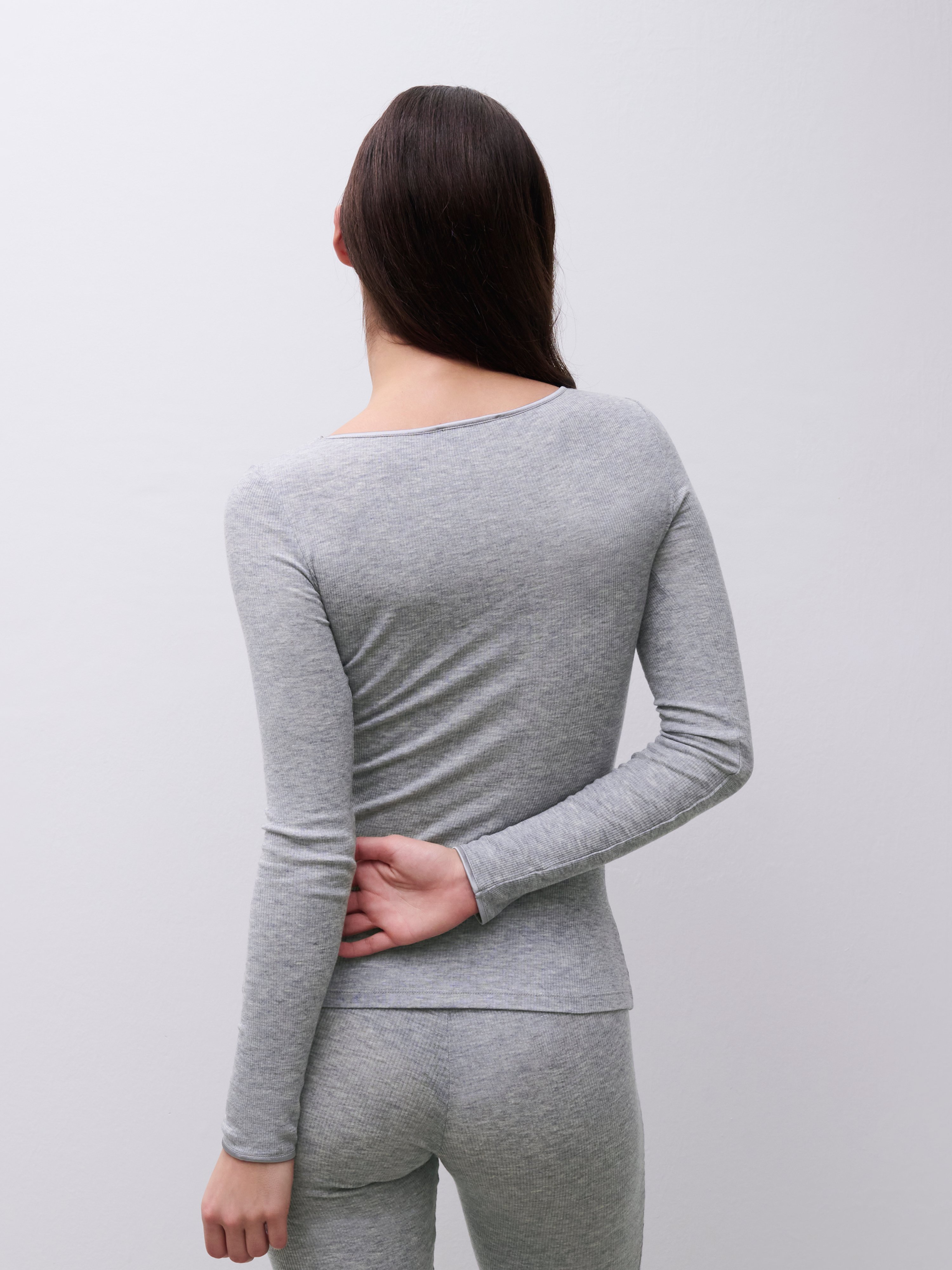 Long-sleeved T-shirt