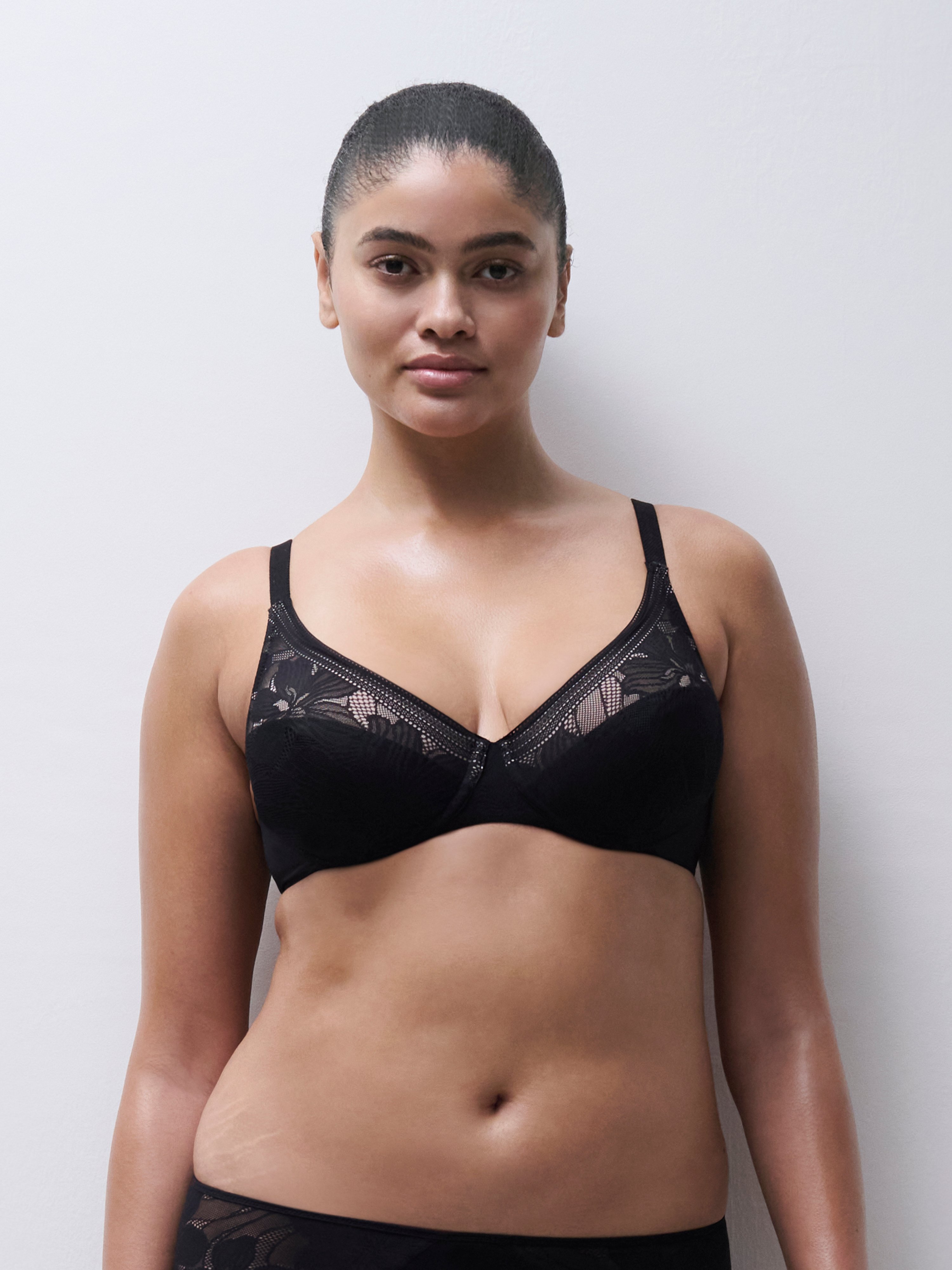 Molded full coverage bra