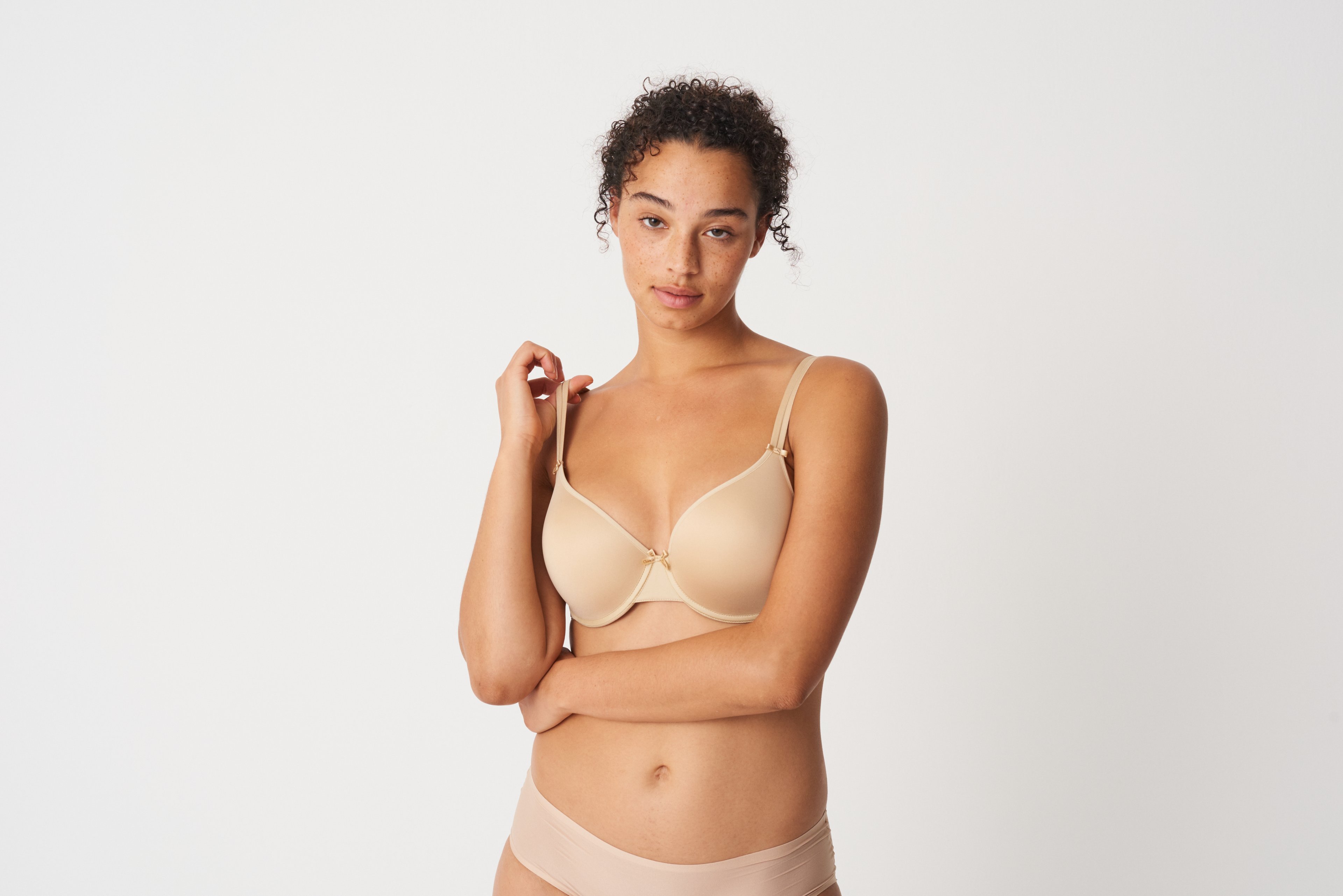 C12410-052_BASIC-INVISIBLE_ECOM_CROP_WEB_OB_FT