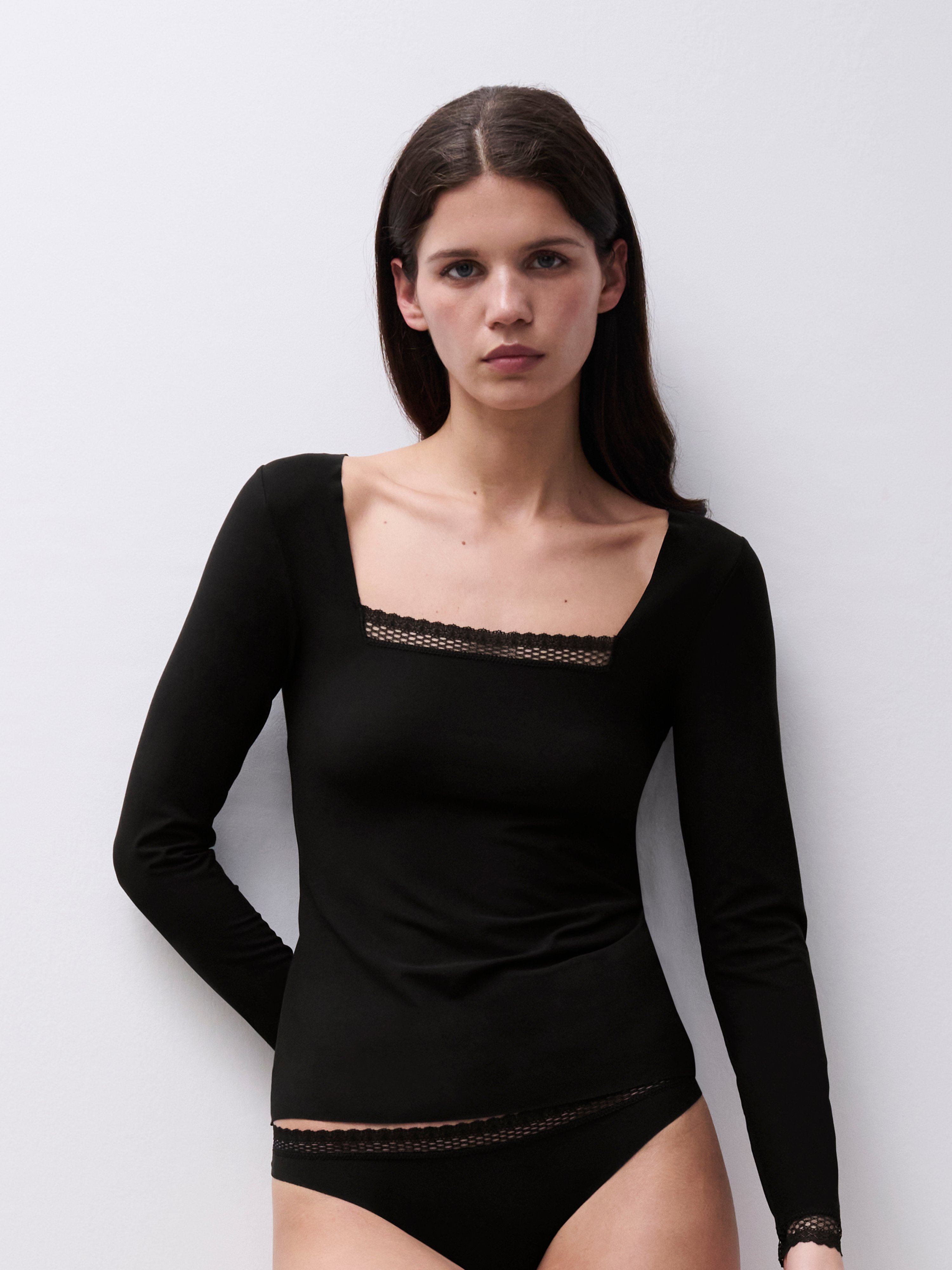 Long-sleeved T-shirt
