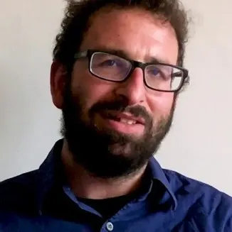 Simon Holt