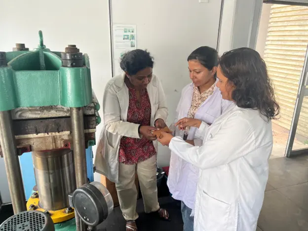 Prof. Mudiyanselage and Dr. Jeewandara at work in the University of Sri Jayewardenepura laboratory.