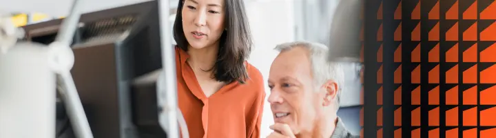 Business people discussing while using computer - banner - 4
