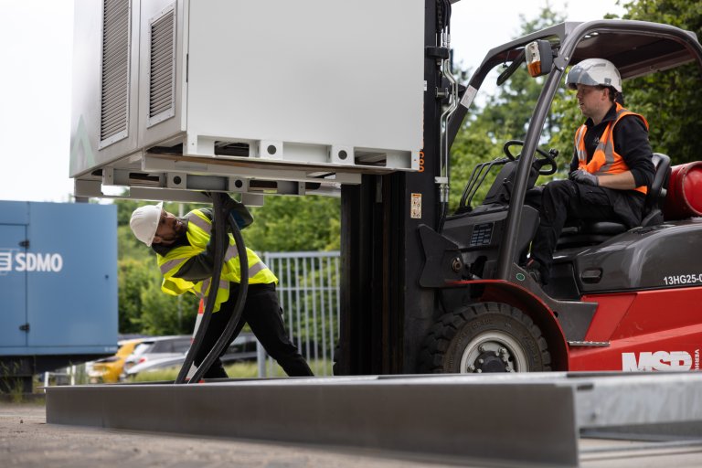 Batterijinstallatie door iWell bij Eneco World.