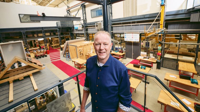 John in magazijn