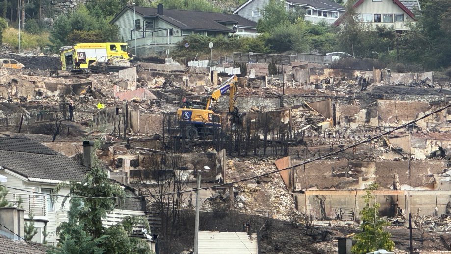 Utbrente boliger etter brannen i Kråkstadelva.