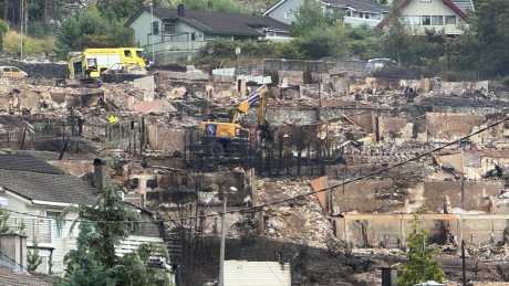 Utbrente boliger etter brannen i Kråkstadelva.
