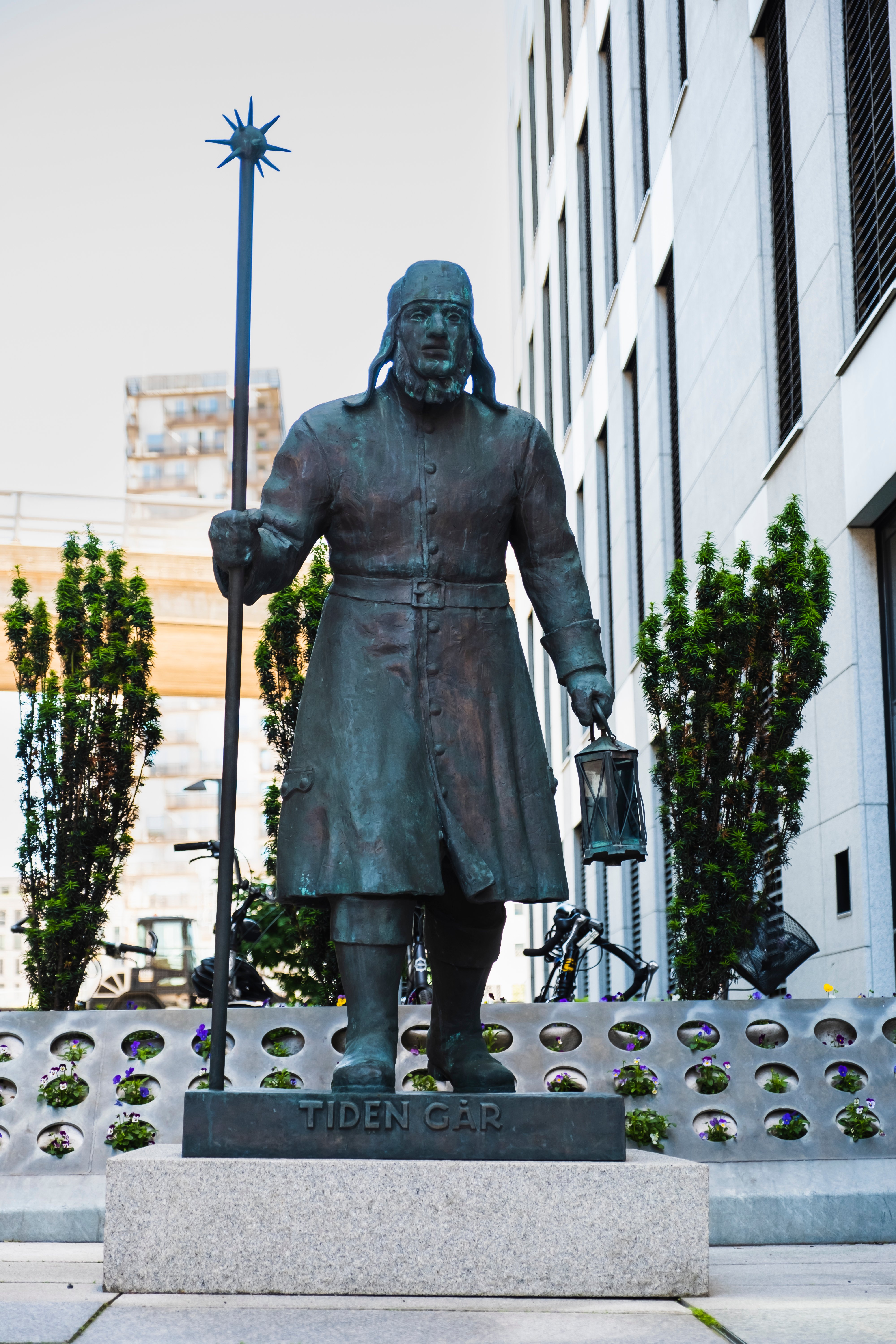 Statue av vekteren i logoen til Gjensidige