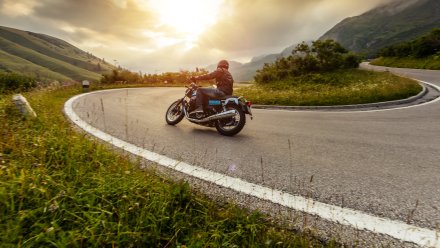 Motorsykkel i sving