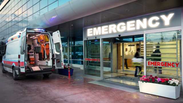 EMS_Emergency_Room_Ambulance