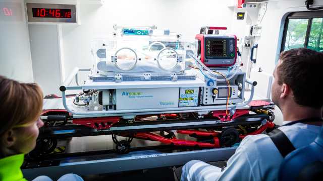 HAMILTON-T1_Neo_Nurse_Paramedic_Transport_16x9_05