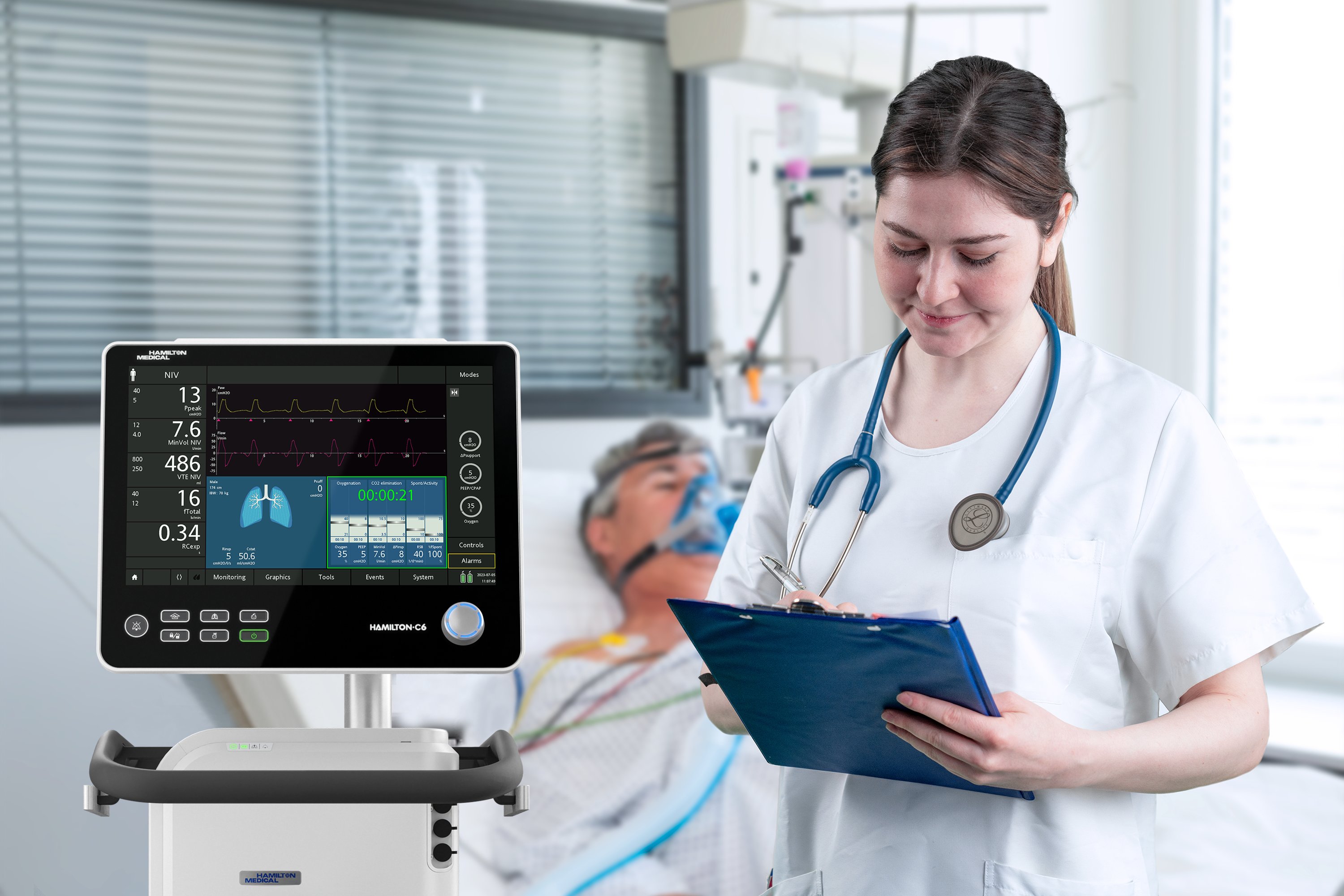 Nurse with HAMILTON-C6 ICU ventilator