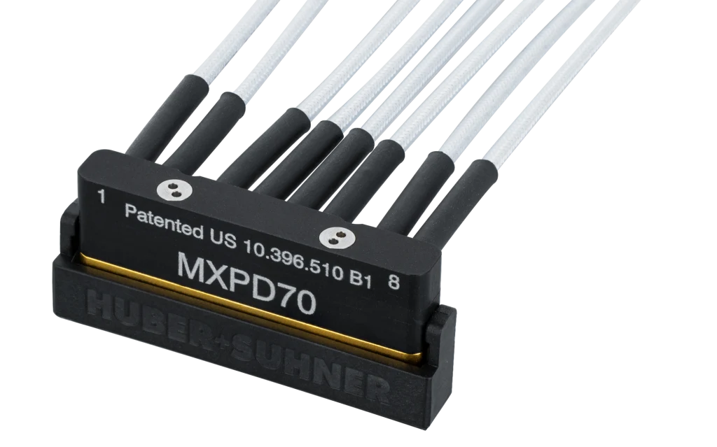 HUBER+SUHNER MXPD70 rechtwinkliges Breakout HUBER+SUHNER MXPD70 rechtwinkliges Breakout