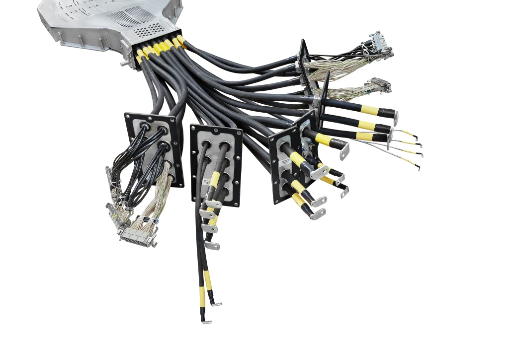Color cube optical multiplexers with yellow cables