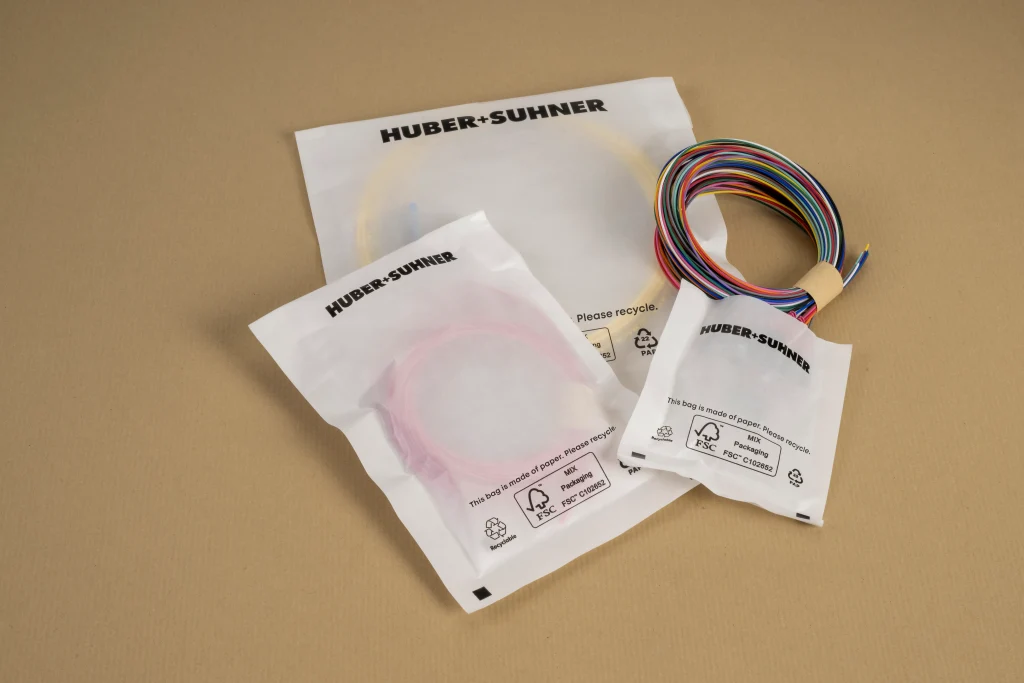 Von Einwegplastiktüten zu staubfreien Papiertüten für Kabelbinder Glasfaserprodukte in ihrer umweltfreundlichen Verpackung