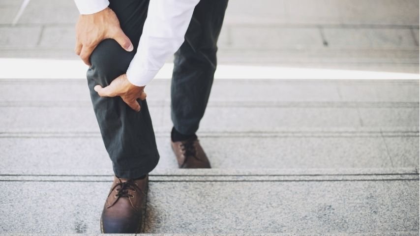 Knee Pain While Climbing Stairs- What It Really Means and When to Worry