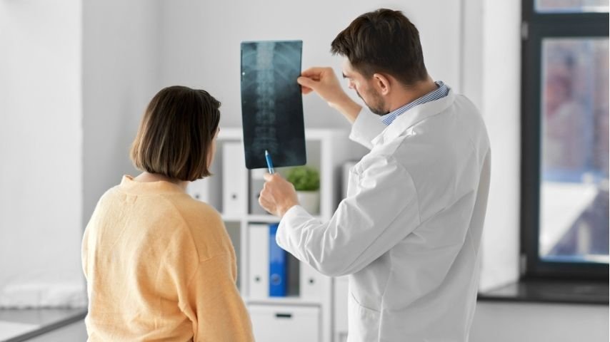 How to Choose the Right Endoscopic Spine Surgeon- 8 Questions Every Patient Should Ask