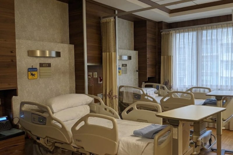 Gleneagles Hospital 2-bedded room