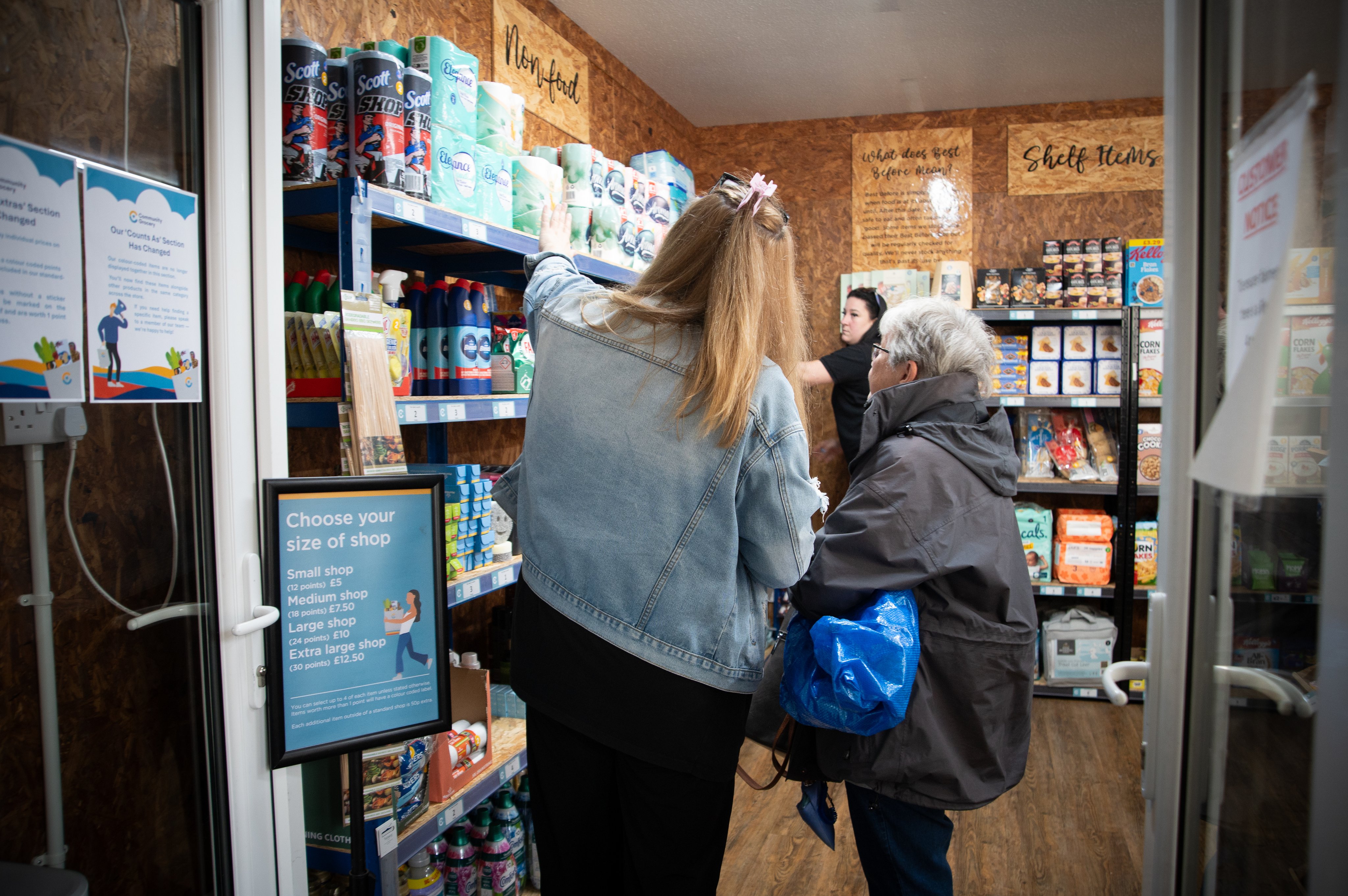 Image of the Community Grocery on Bispham Road near Blackpool. The grocery store provides a space with a variety of choices, sanitary products, and fresh fruit and vegetables. Image by Claire Walmsley Griffiths.