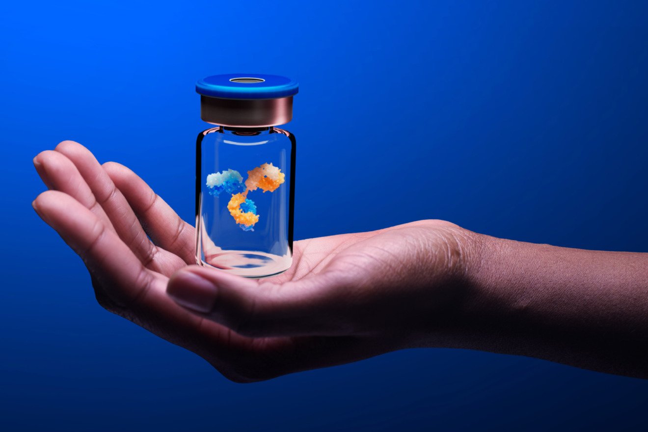 Bispecific vial hand_without text_page 2&6