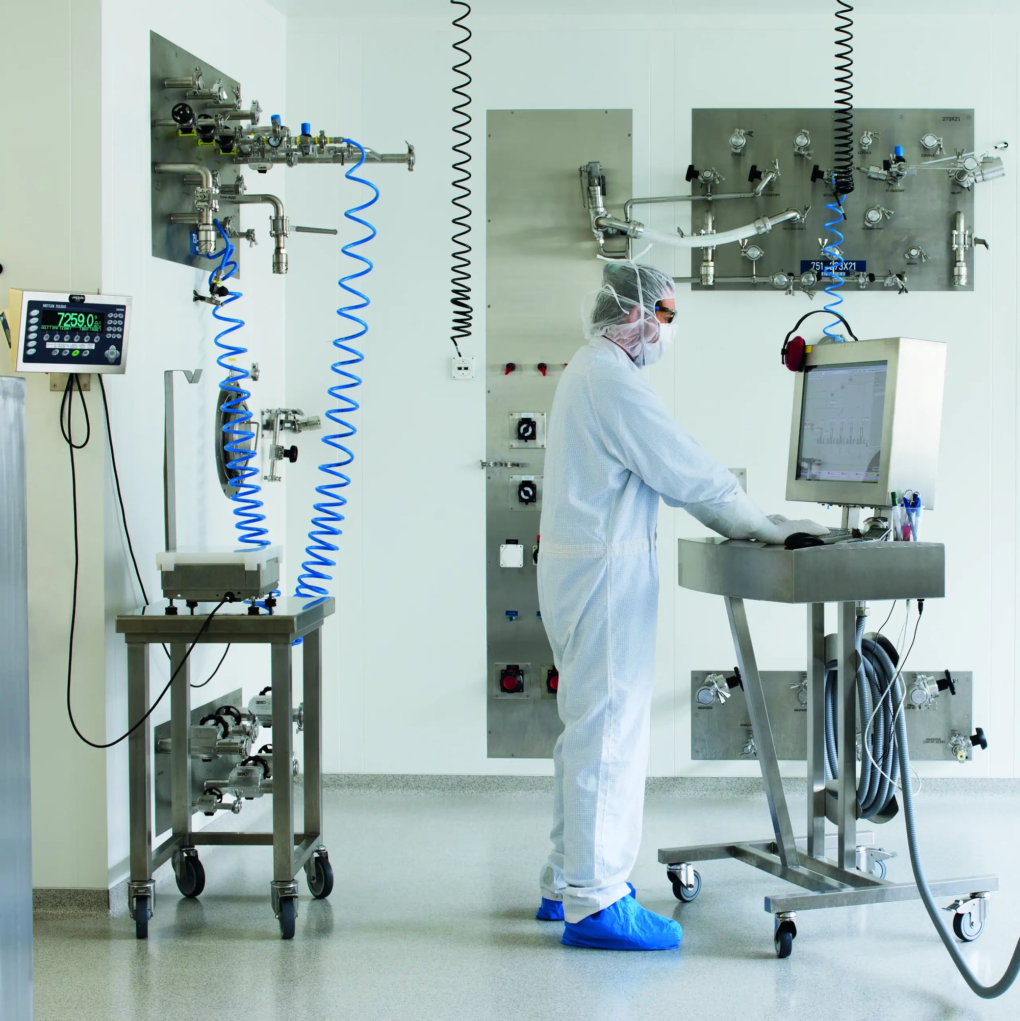 E Visp_ADC_scientist lab_CMYK