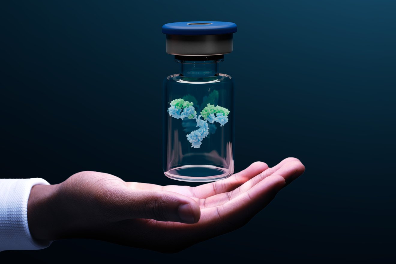 mAb_VIAL_HAND_withBG