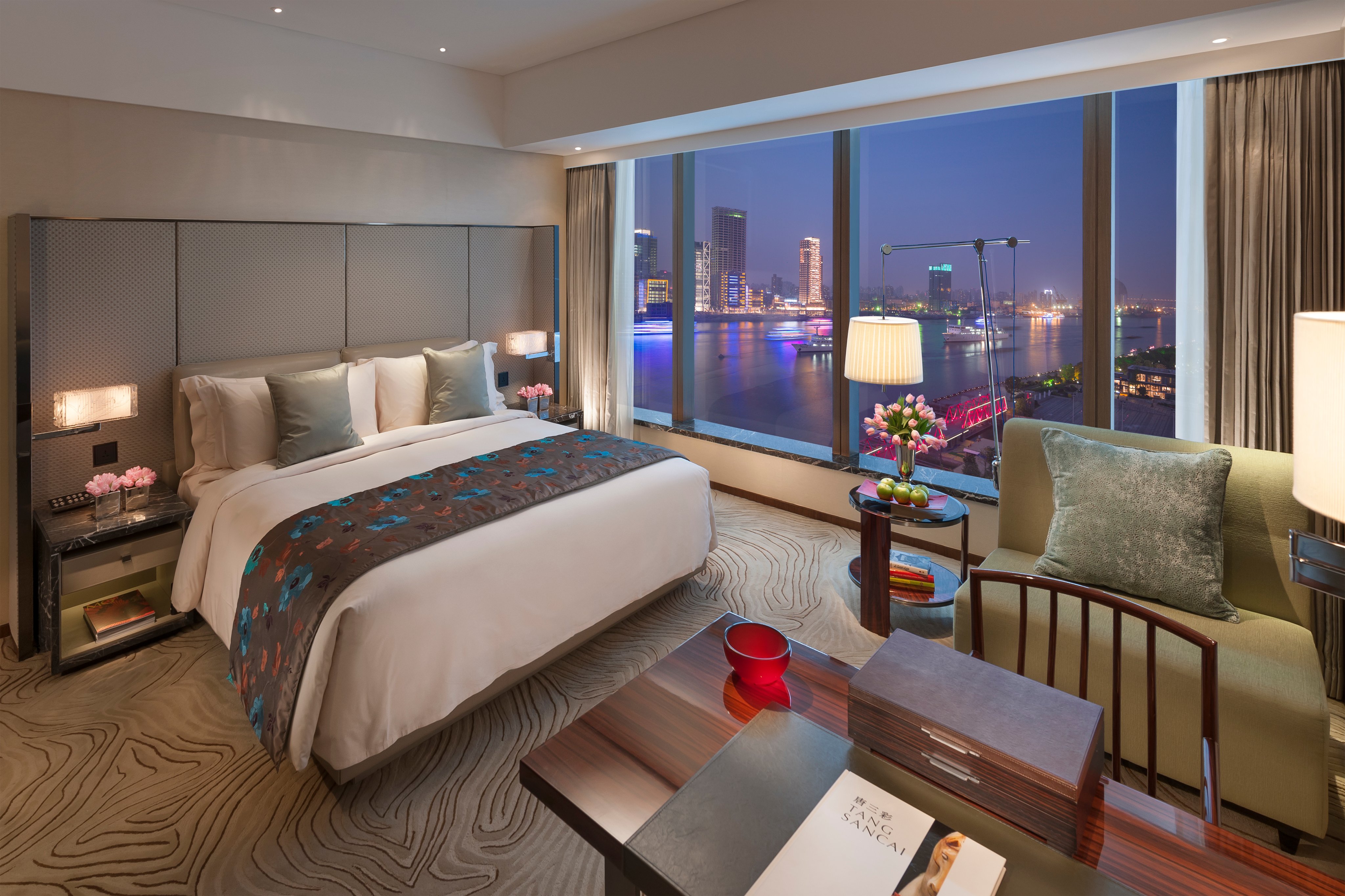 Deluxe River View Room at Mandarin Oriental Pudong, Shanghai