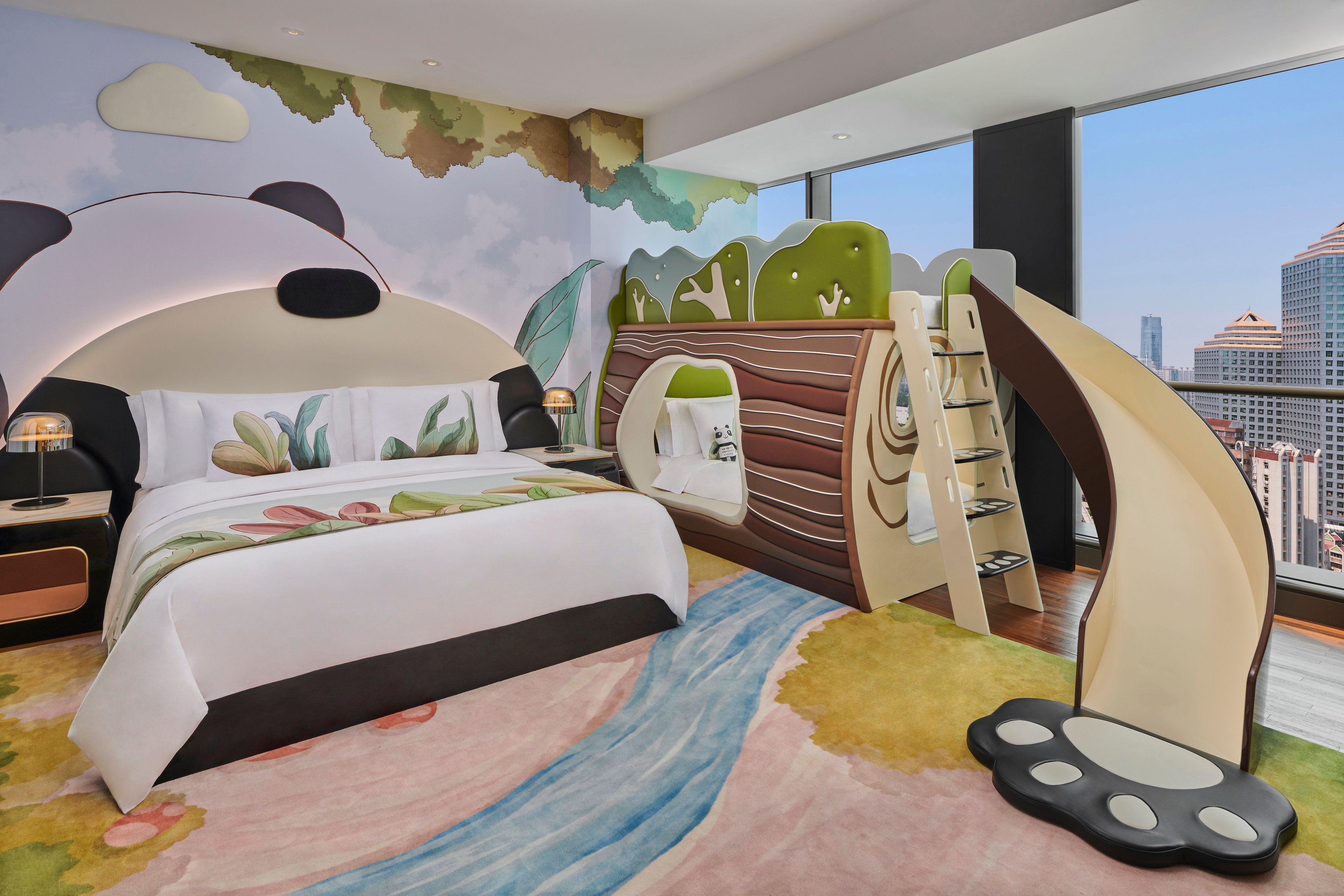 Deluxe Themed Room King
