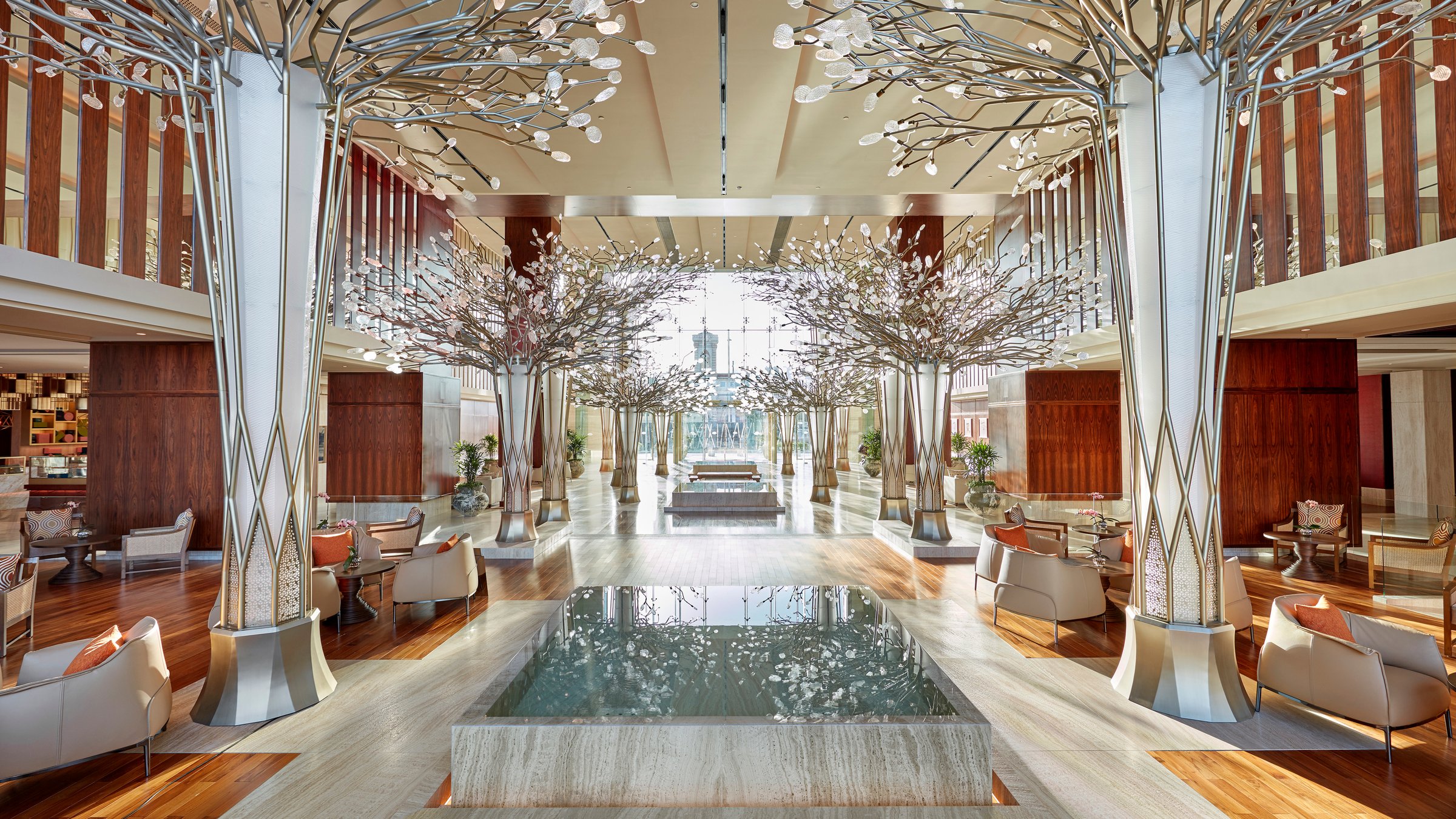 Massive, tree-like sculptures adorn the lobby area of Mandarin Oriental Jumeira. Image credit: Mandarin Oriental Jumeira