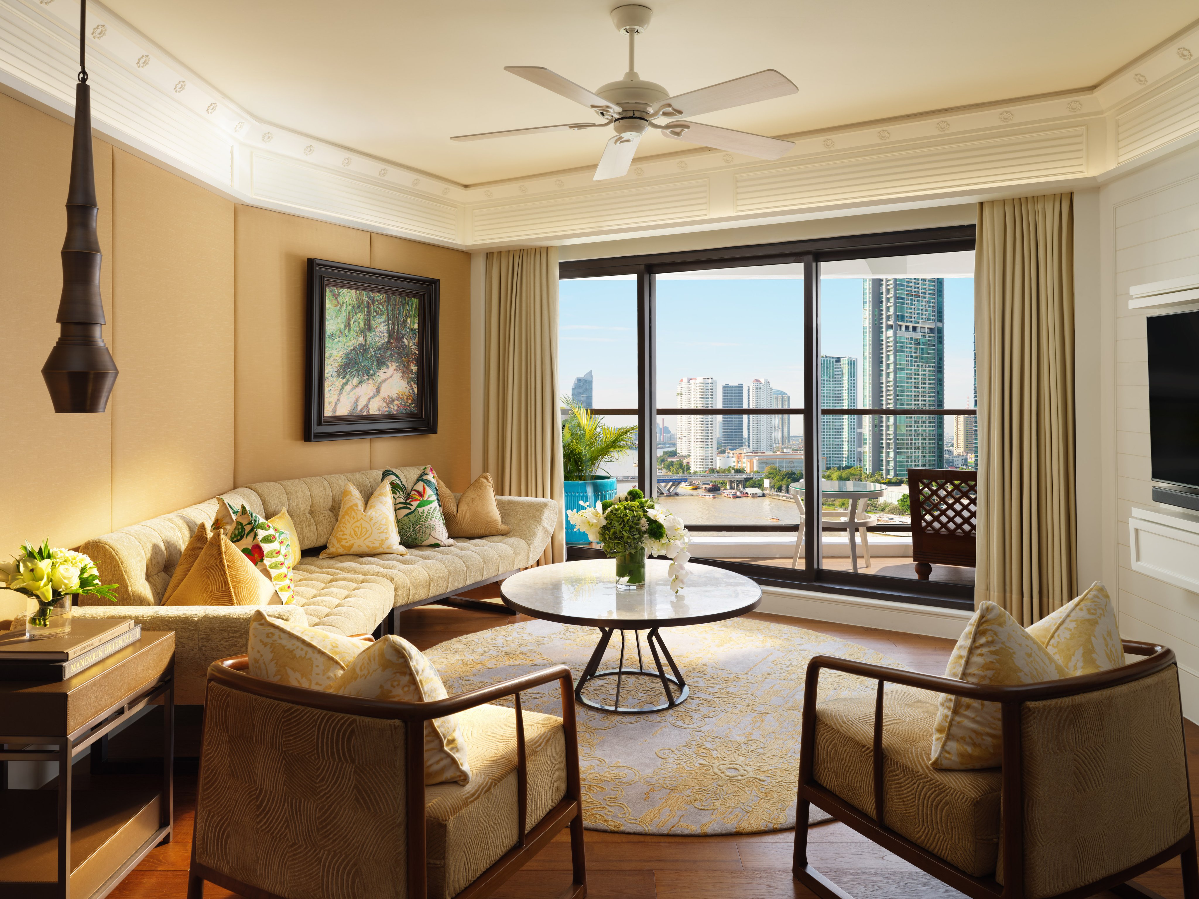 Deluxe One-Bedroom Suite