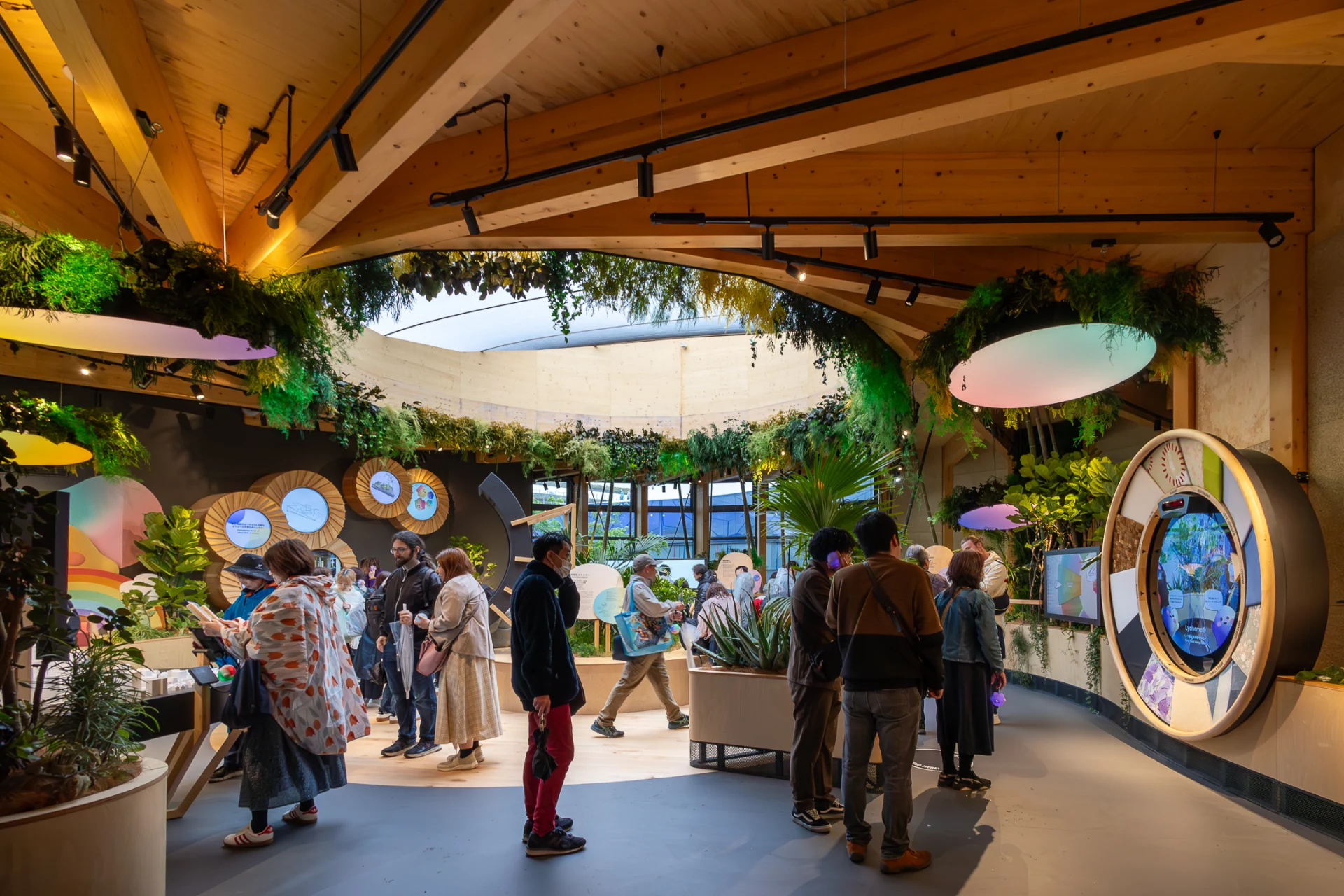 Pavilion interior view day, Test Day, Biosphere, Circular Living, Circular Economy, Circular Me, Architecture, , Restaurant, Queue, Lounge, Cultural Stage, Garden, Info counter,
Federal State Stations,
Exhibit