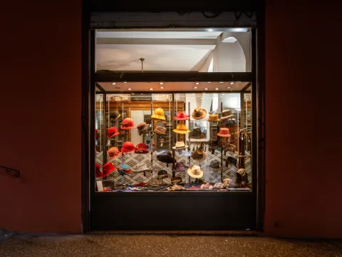 Different hats in a shop window