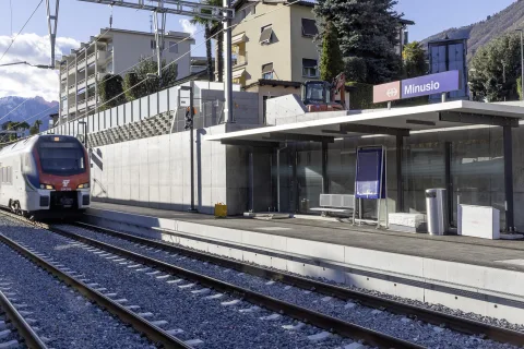 Una foto della nuova fermata ferroviaria regionale Minusio